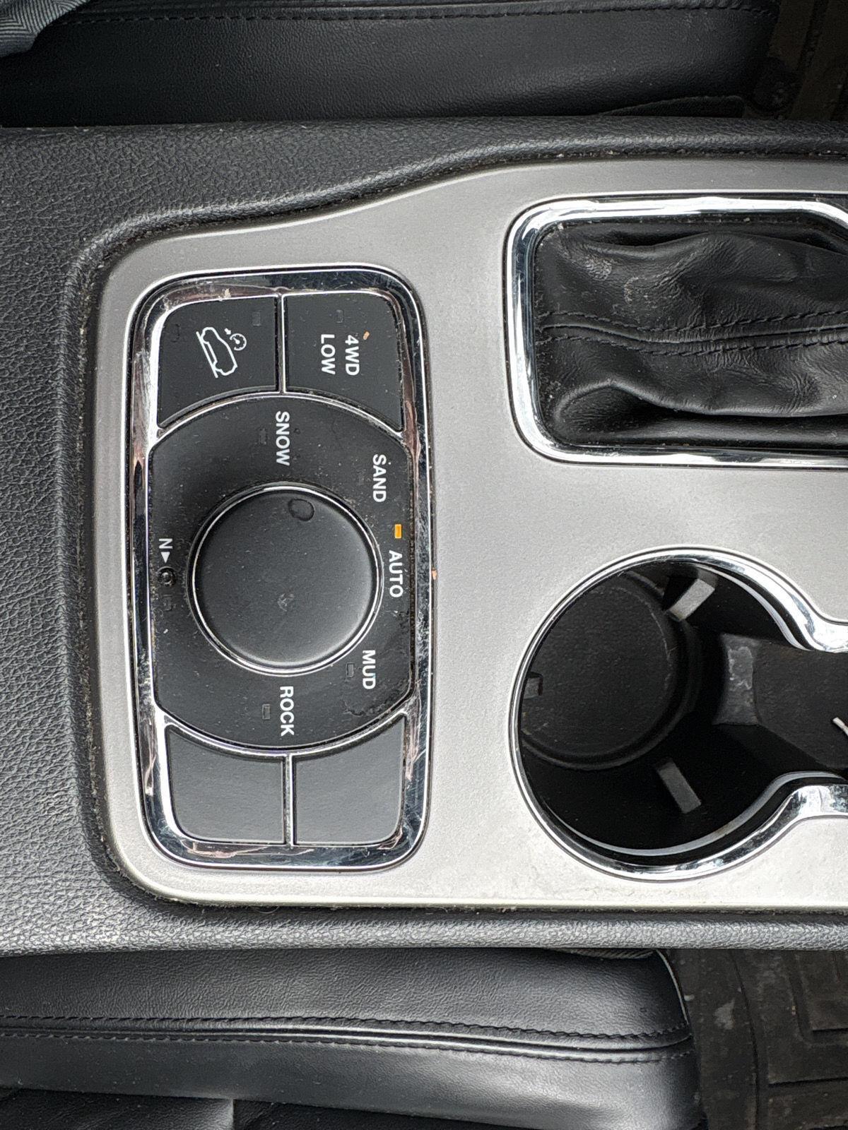 Used 2022 Bright White Clearcoat Jeep Limited image 13