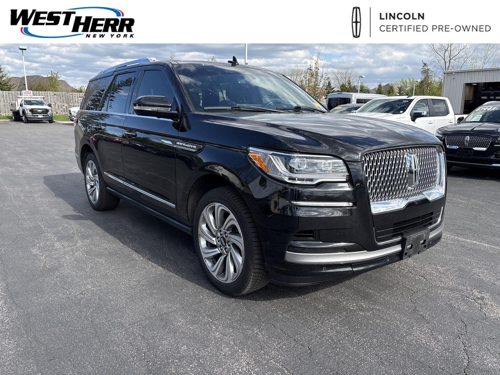 2024 Lincoln Navigator Premiere AWD's photo