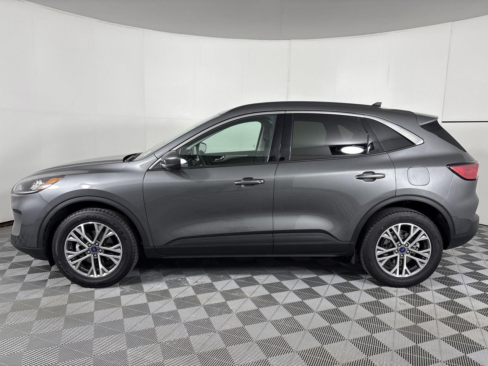 Used 2022 Gray Metallic Ford SEL image 7