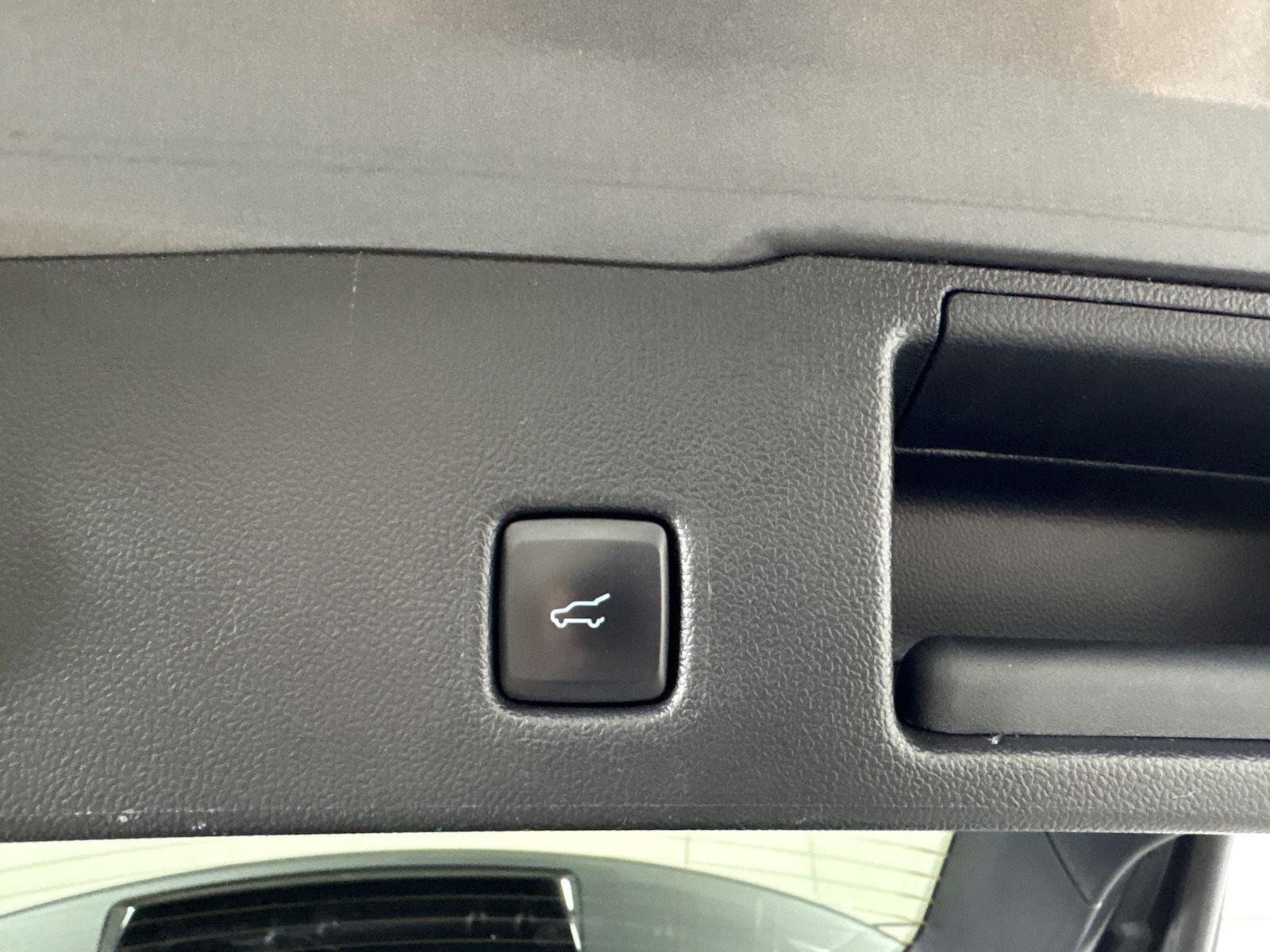 Used 2022 Gray Metallic Ford SEL image 20