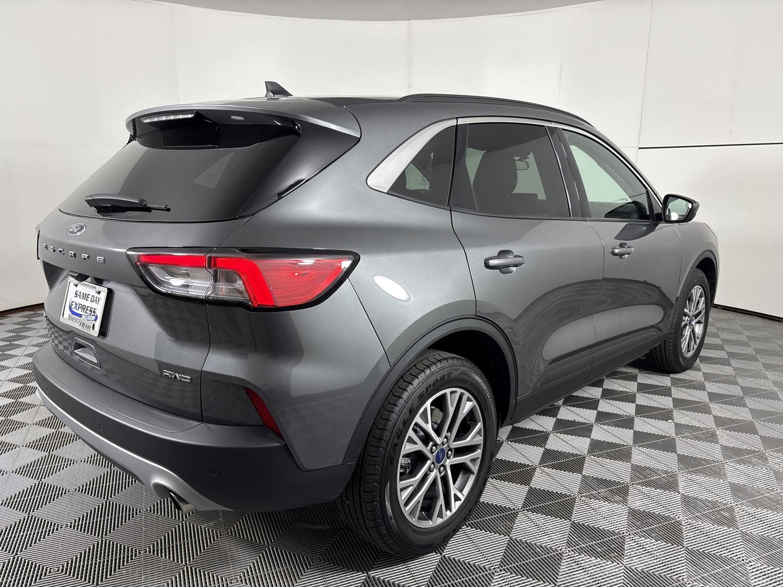 Used 2022 Gray Metallic Ford SEL image 22