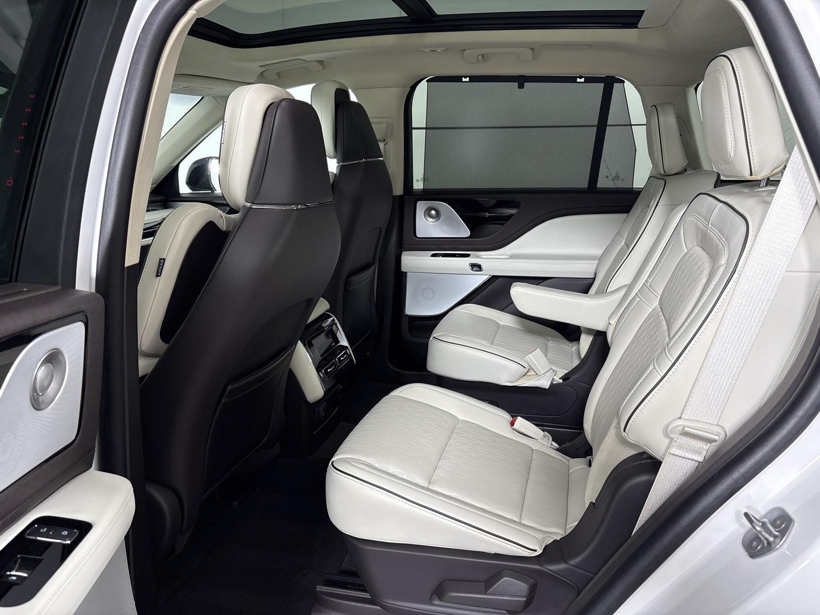 Certified Used 2024 Pristine White Metallic Tri-Coat Lincoln Black Label image 16