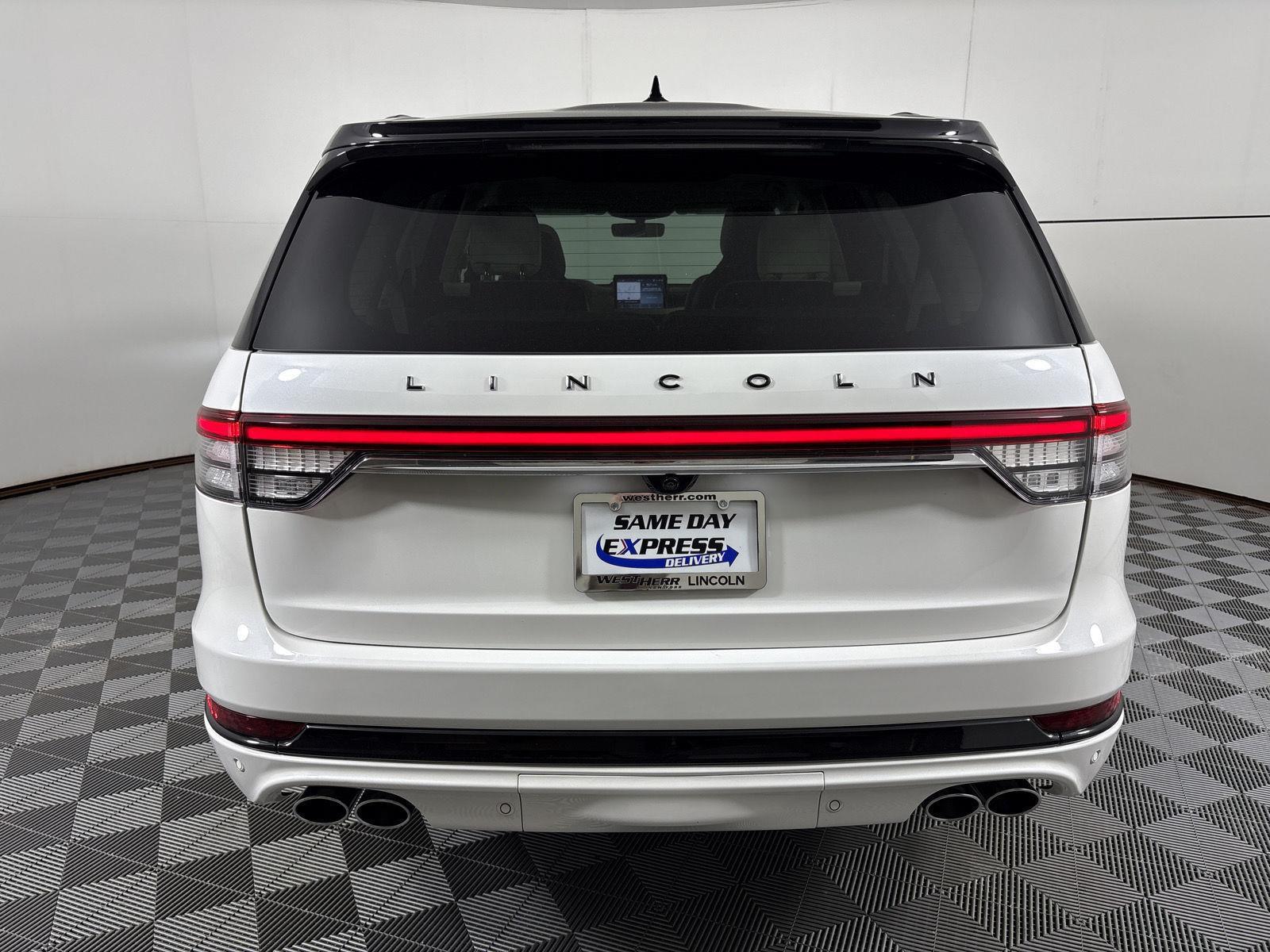 Certified Used 2024 Pristine White Metallic Tri-Coat Lincoln Black Label image 21