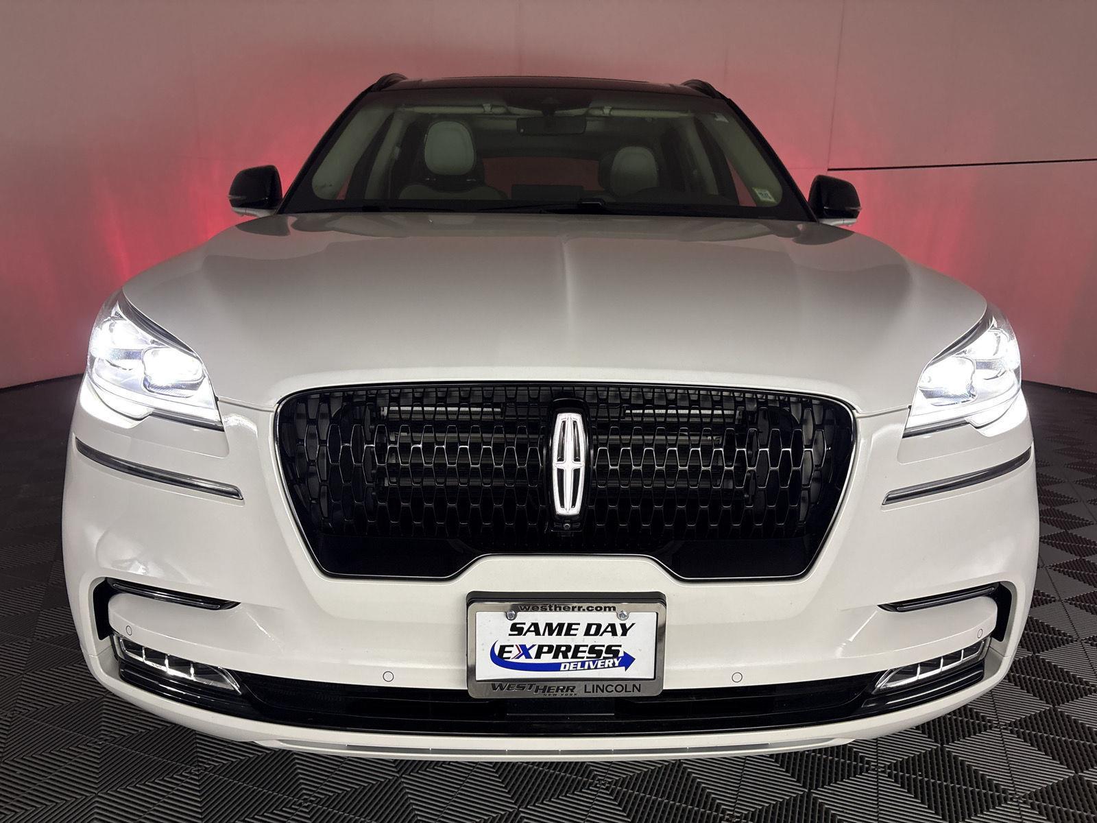 Certified Used 2024 Pristine White Metallic Tri-Coat Lincoln Black Label image 27