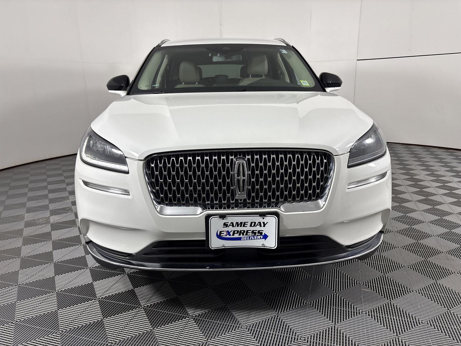 Certified Used 2022 Pristine White Metallic Tri-Coat Lincoln Standard image 2
