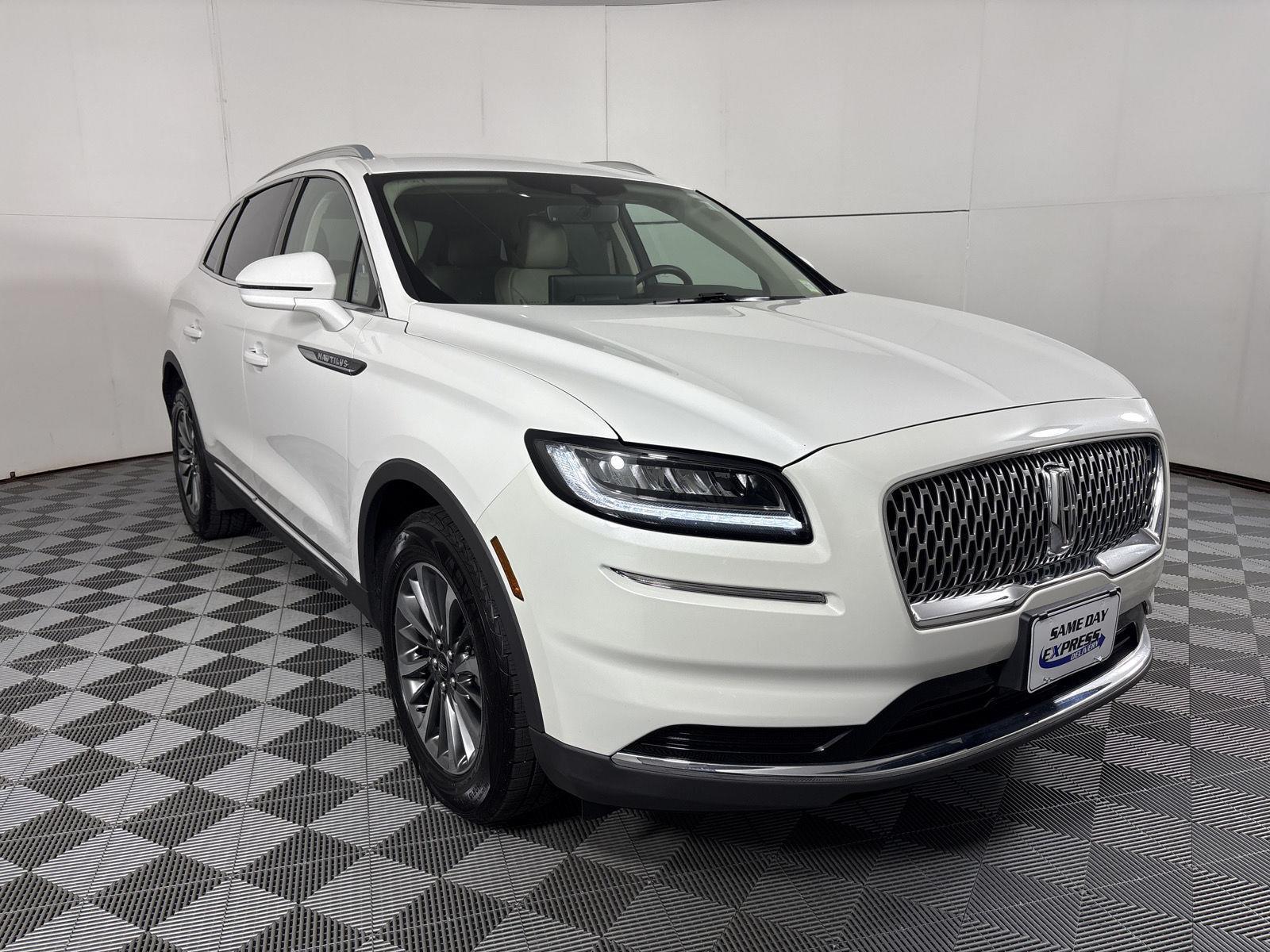 Certified Used 2023 Pristine White Metallic Tri-Coat Lincoln Standard image 21