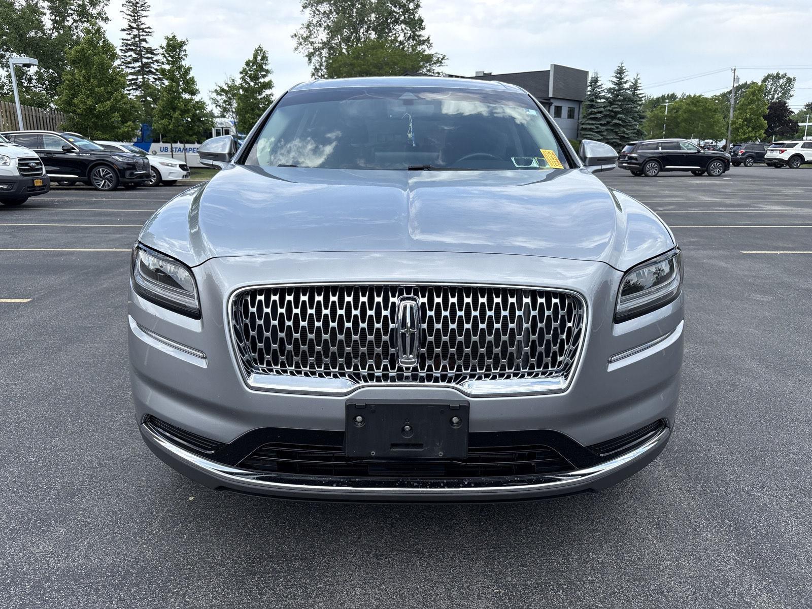 Certified Used 2022  Lincoln Standard image 2