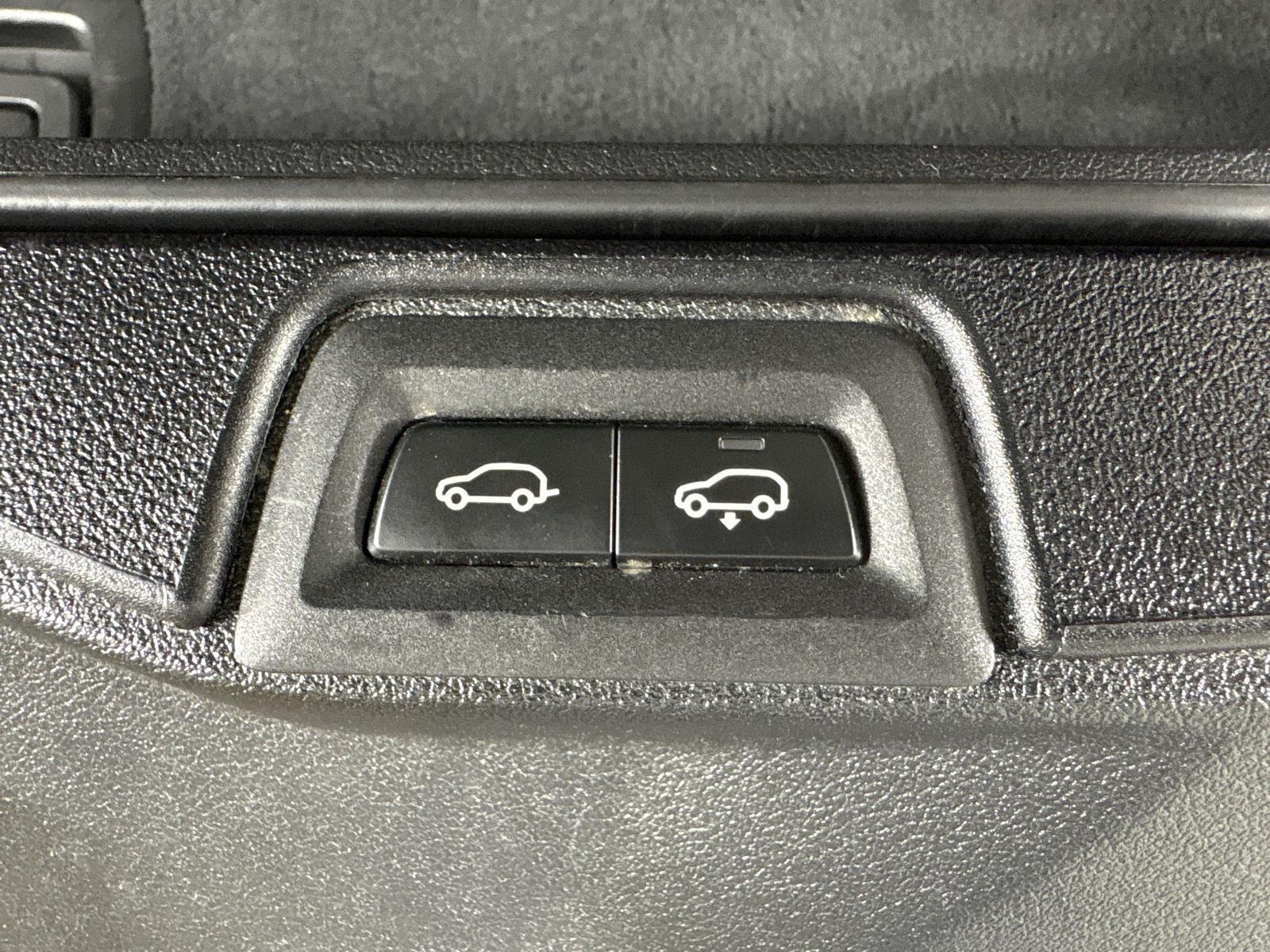 Used 2023 Carbon Black Metallic BMW xDrive40i image 25