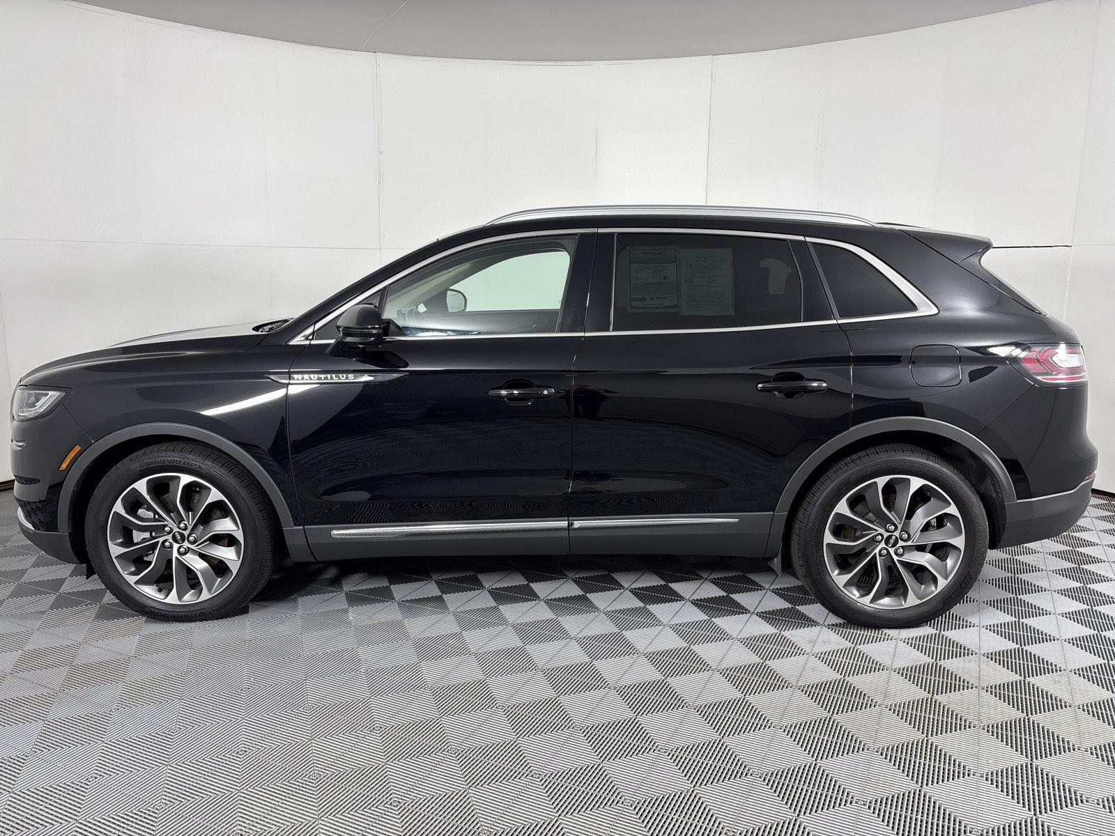 Certified Used 2023 Black Metallic Lincoln Reserve image 17