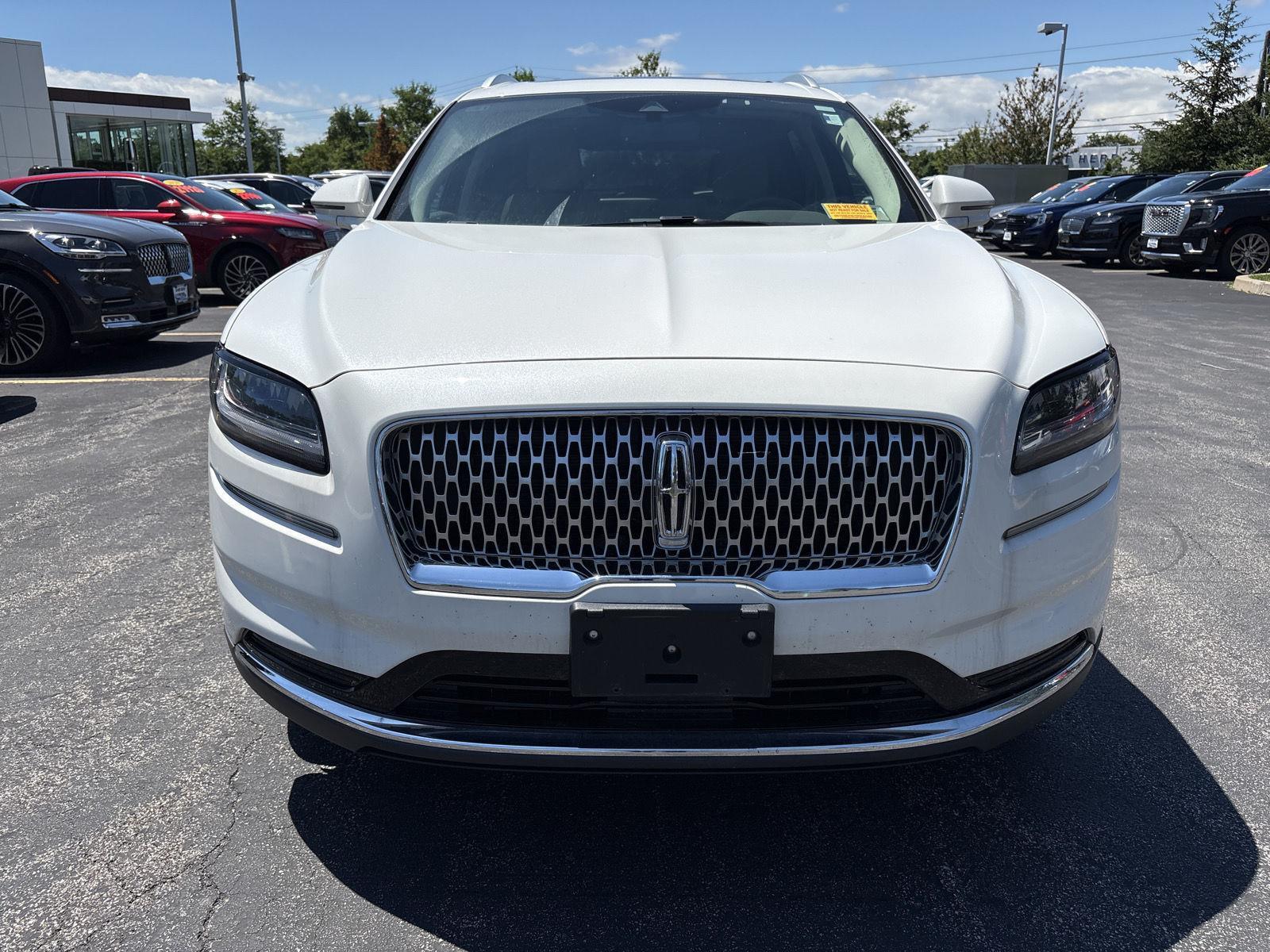 Certified Used 2023 Pristine White Metallic Tri-Coat Lincoln Reserve image 2