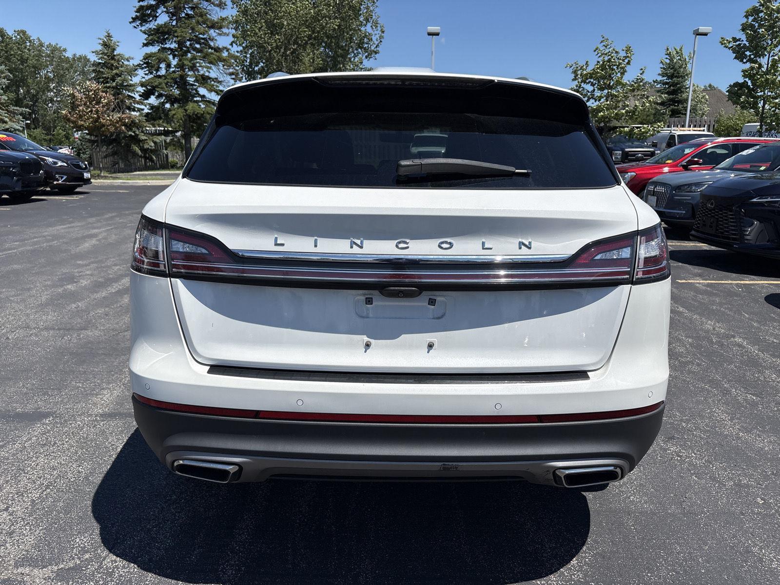 Certified Used 2023 Pristine White Metallic Tri-Coat Lincoln Reserve image 17