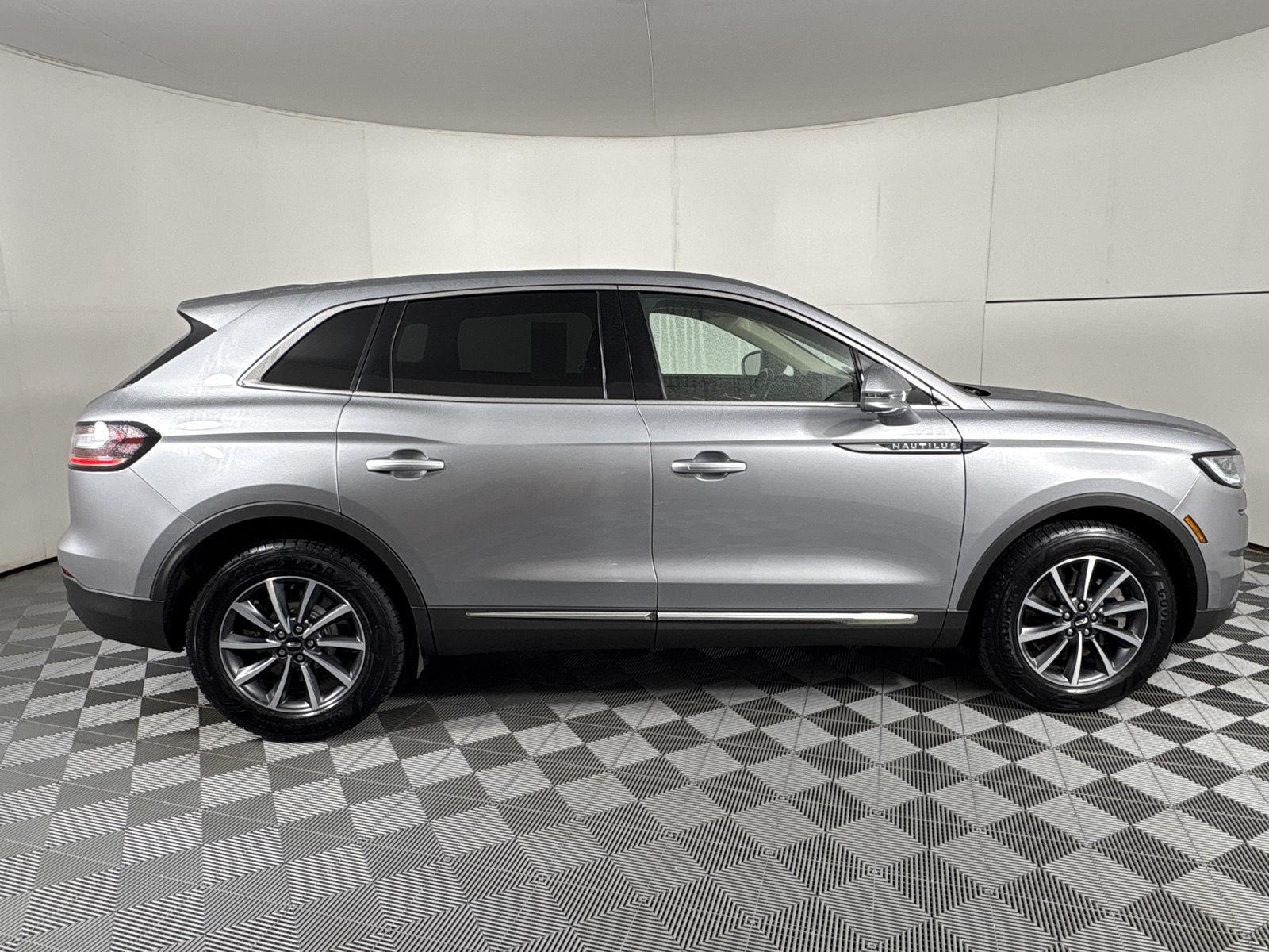 Certified Used 2022  Lincoln Standard image 40