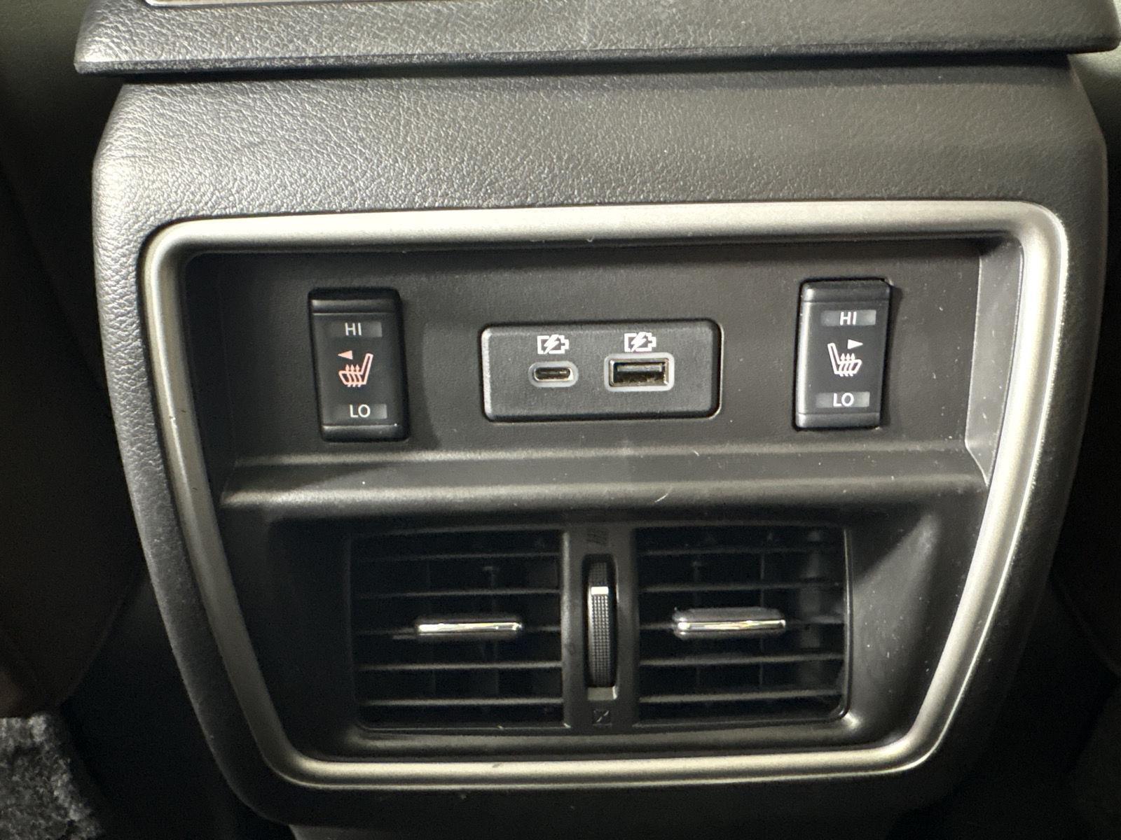 Used 2020 Pearl White Tricoat Nissan Platinum image 19