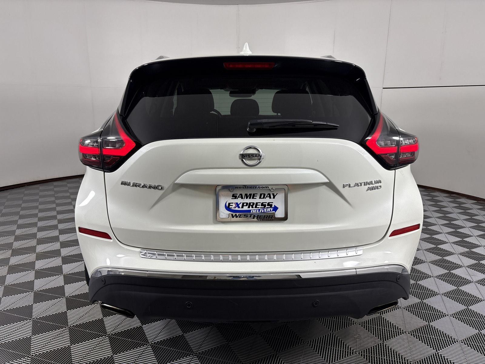 Used 2020 Pearl White Tricoat Nissan Platinum image 23