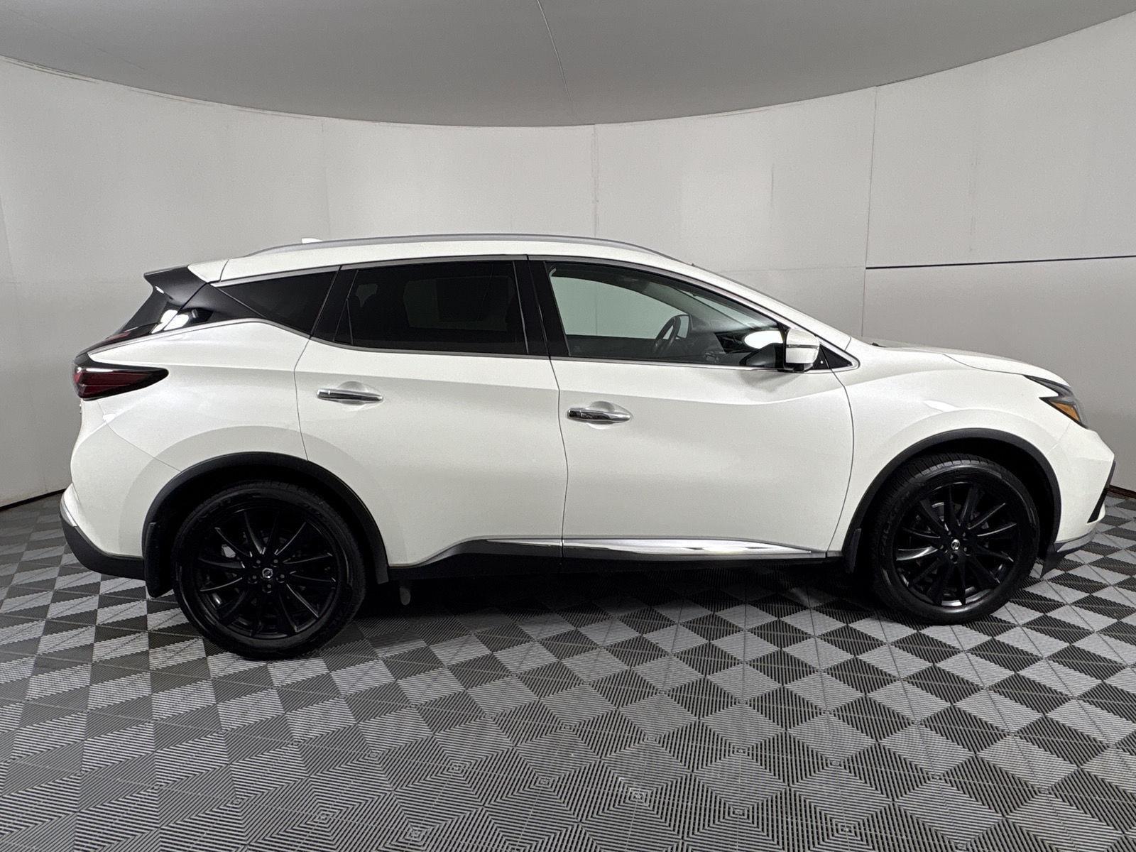 Used 2020 Pearl White Tricoat Nissan Platinum image 27