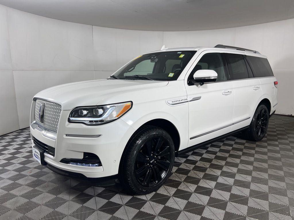 Certified Used 2024 White Metallic Lincoln Reserve image 19