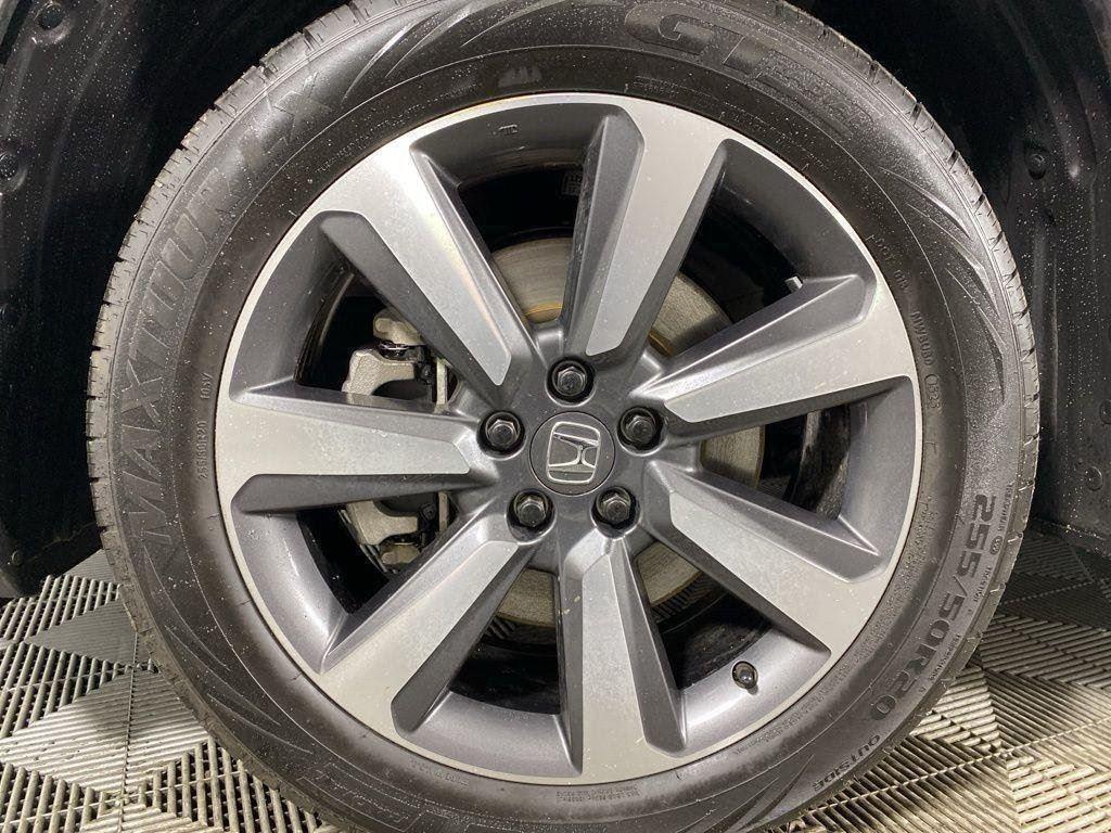 Used 2023 Lunar Silver Metallic Honda Touring image 14