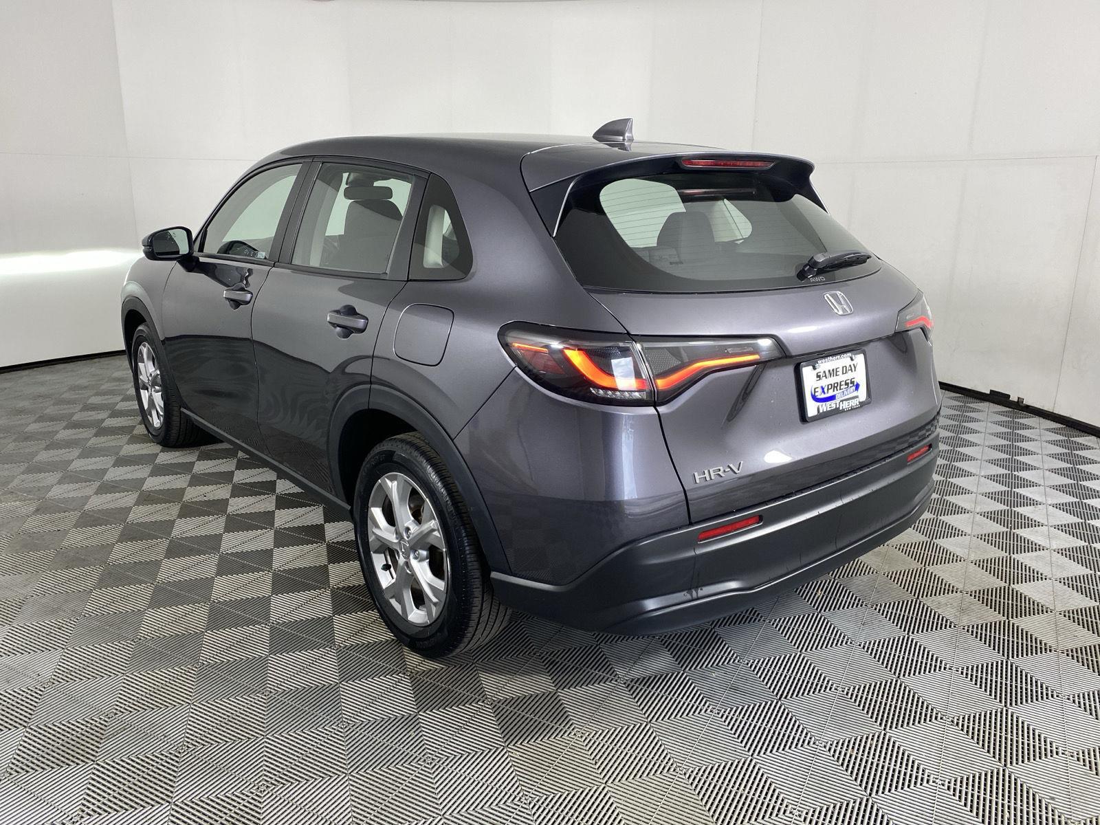 Used 2023 Modern Steel Metallic Honda LX image 5