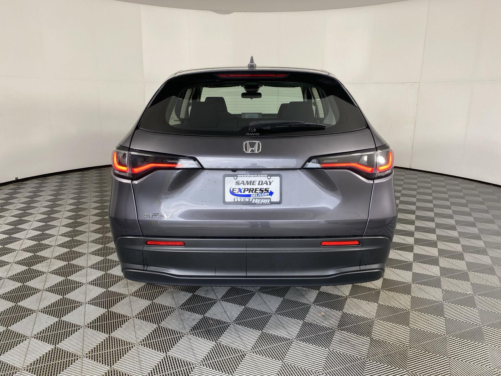 Used 2023 Modern Steel Metallic Honda LX image 6