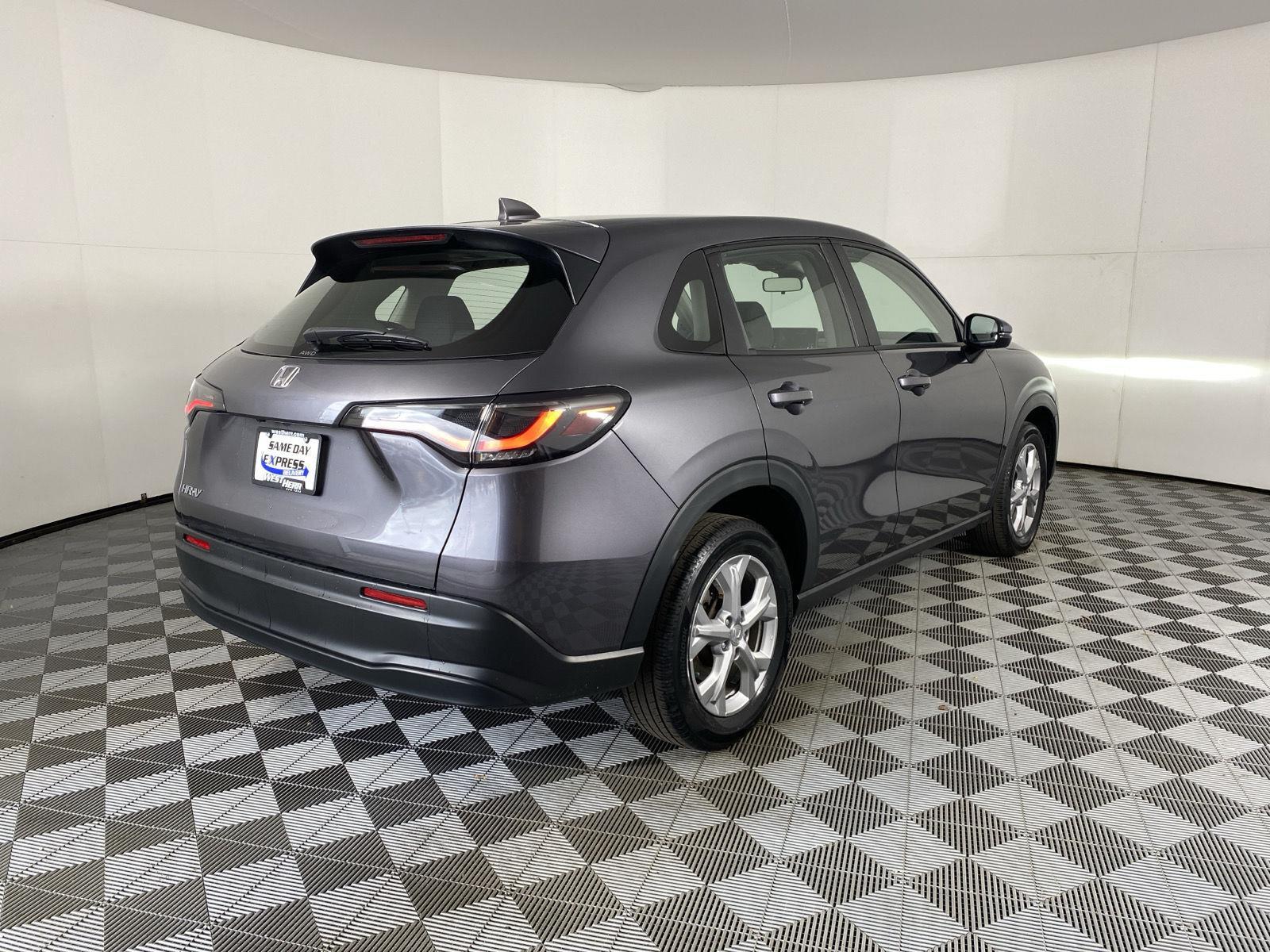 Used 2023 Modern Steel Metallic Honda LX image 8