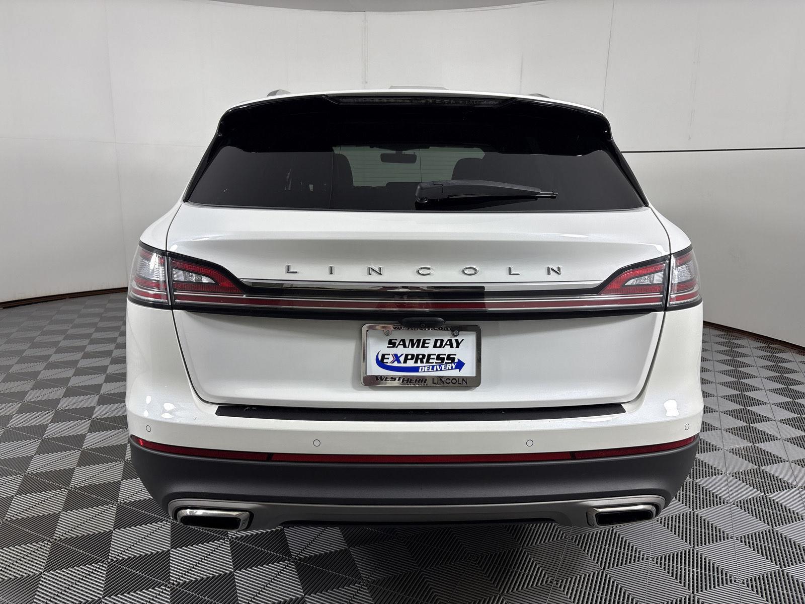 Certified Used 2023 Pristine White Metallic Tri-Coat Lincoln Reserve image 18