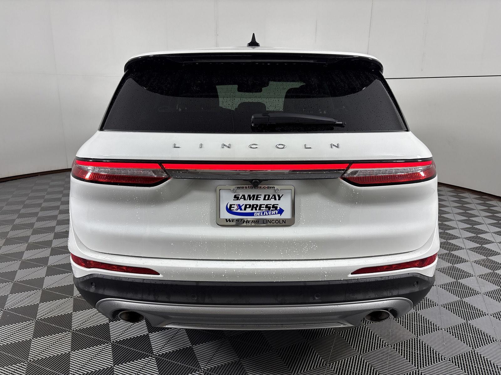 Certified Used 2024 Pristine White Metallic Tri-Coat Lincoln Premiere image 17