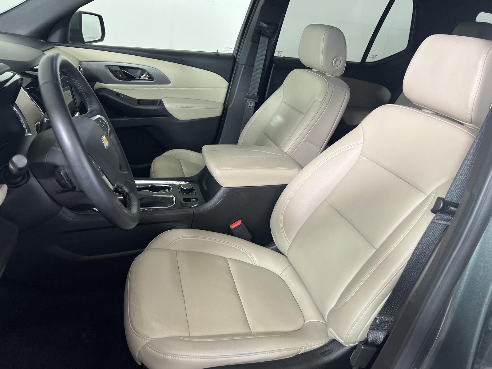 Used 2023 Silver Sage Chevrolet LT Leather image 4