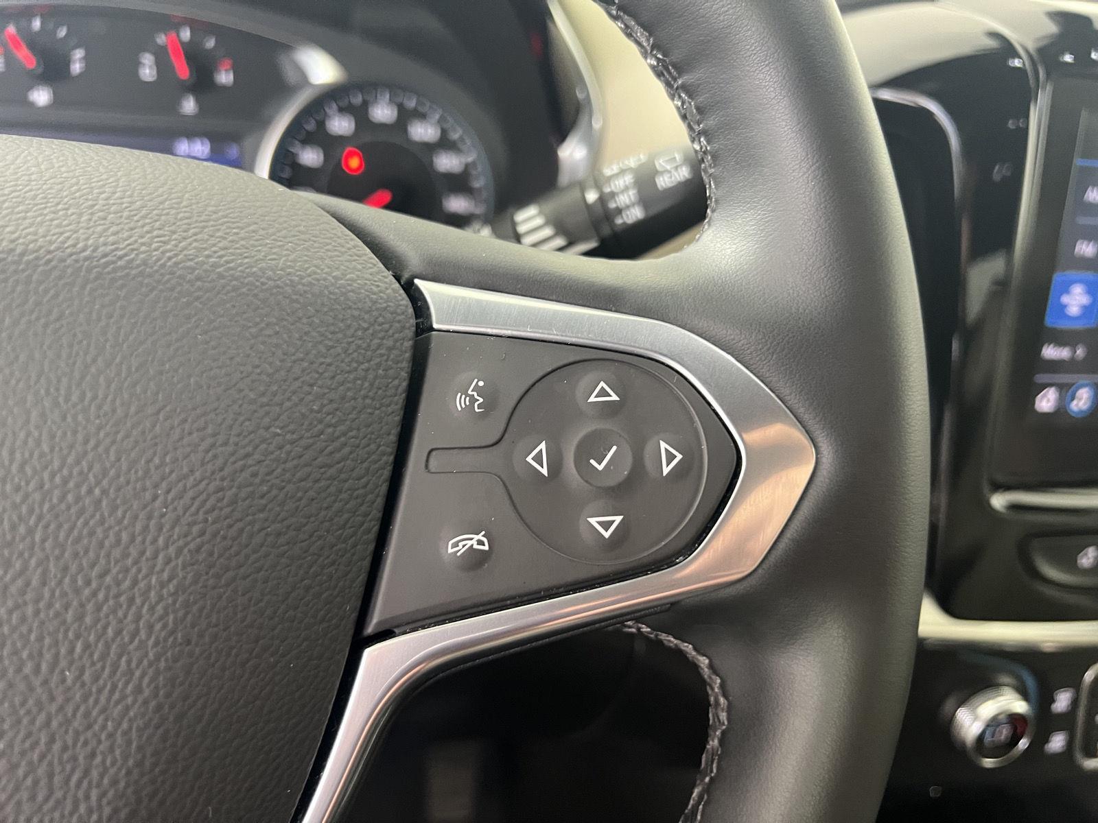 Used 2023 Silver Sage Chevrolet LT Leather image 9