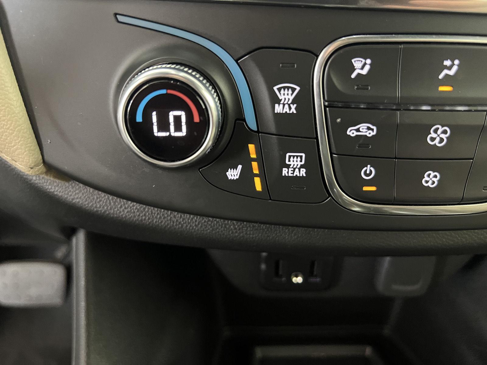 Used 2023 Silver Sage Chevrolet LT Leather image 15