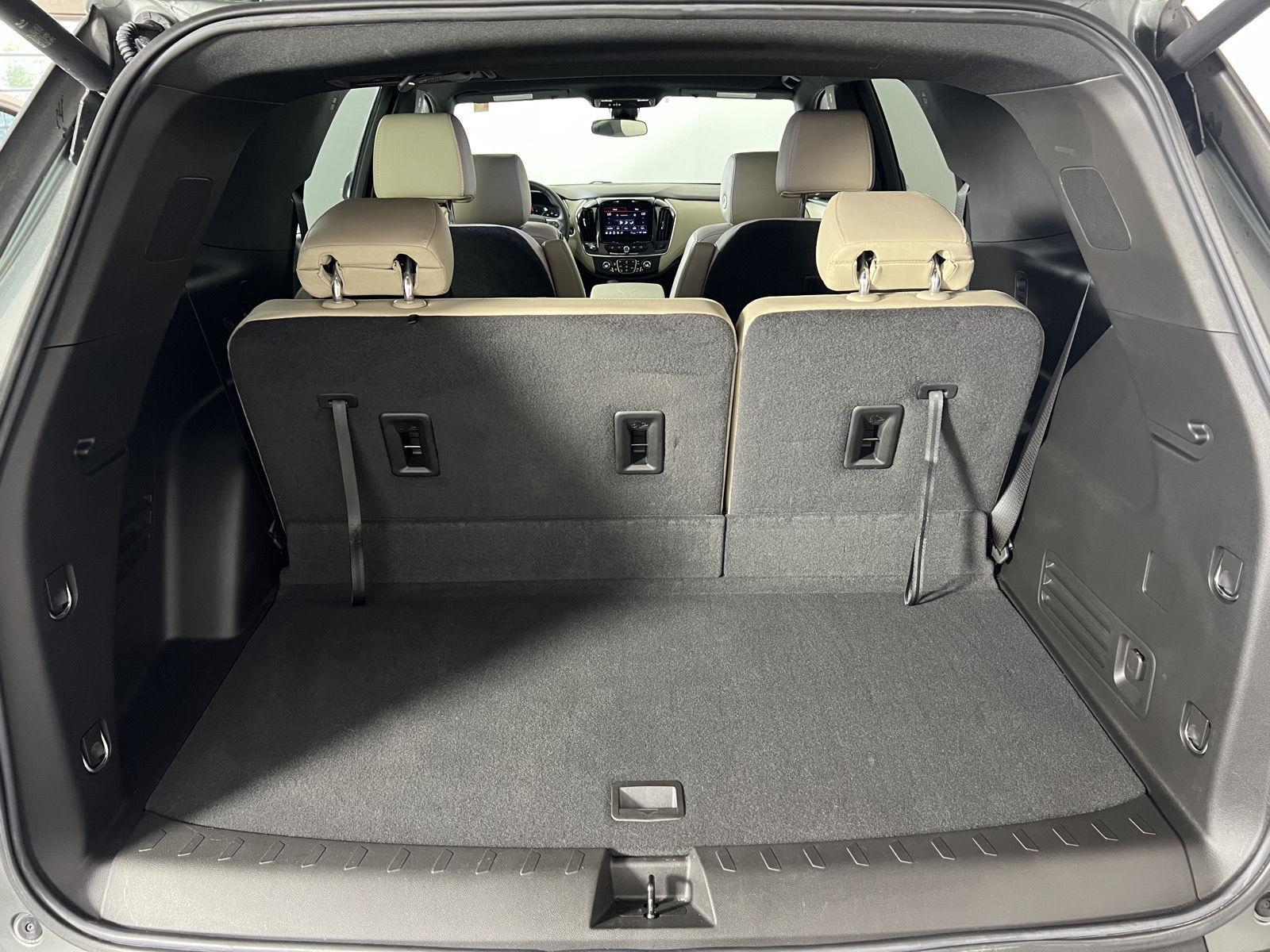 Used 2023 Silver Sage Chevrolet LT Leather image 21