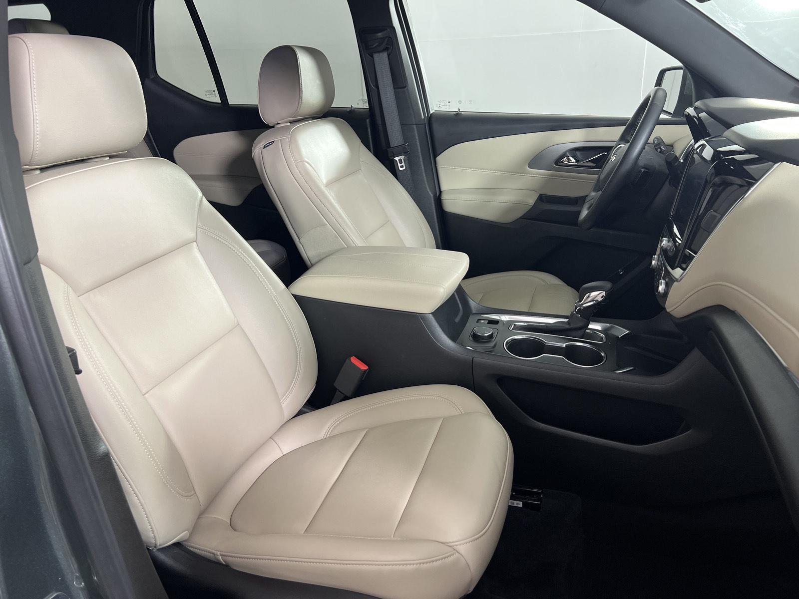 Used 2023 Silver Sage Chevrolet LT Leather image 23