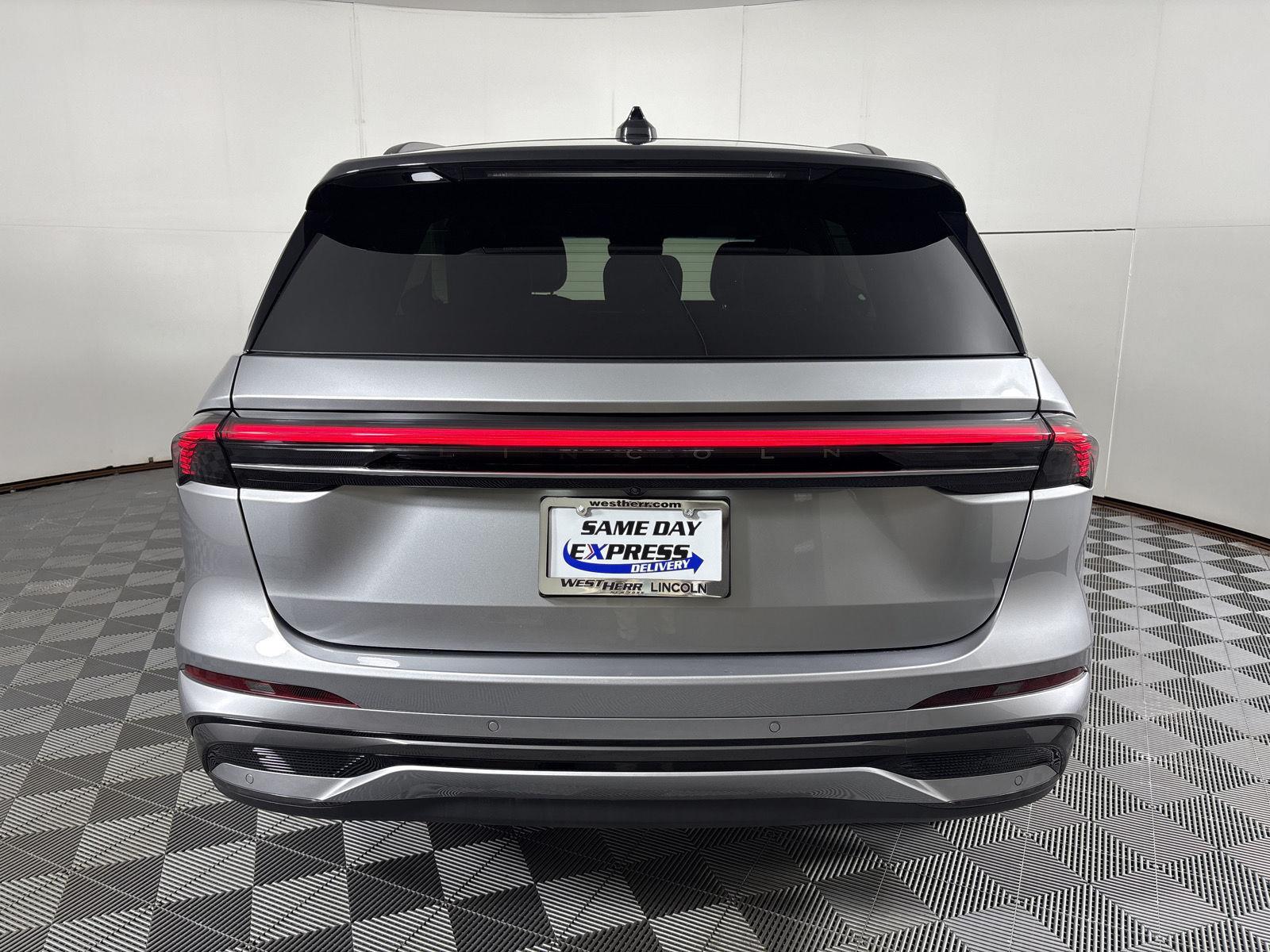 Certified Used 2024 Silver Radiance Metallic Clearcoat Lincoln Reserve image 18