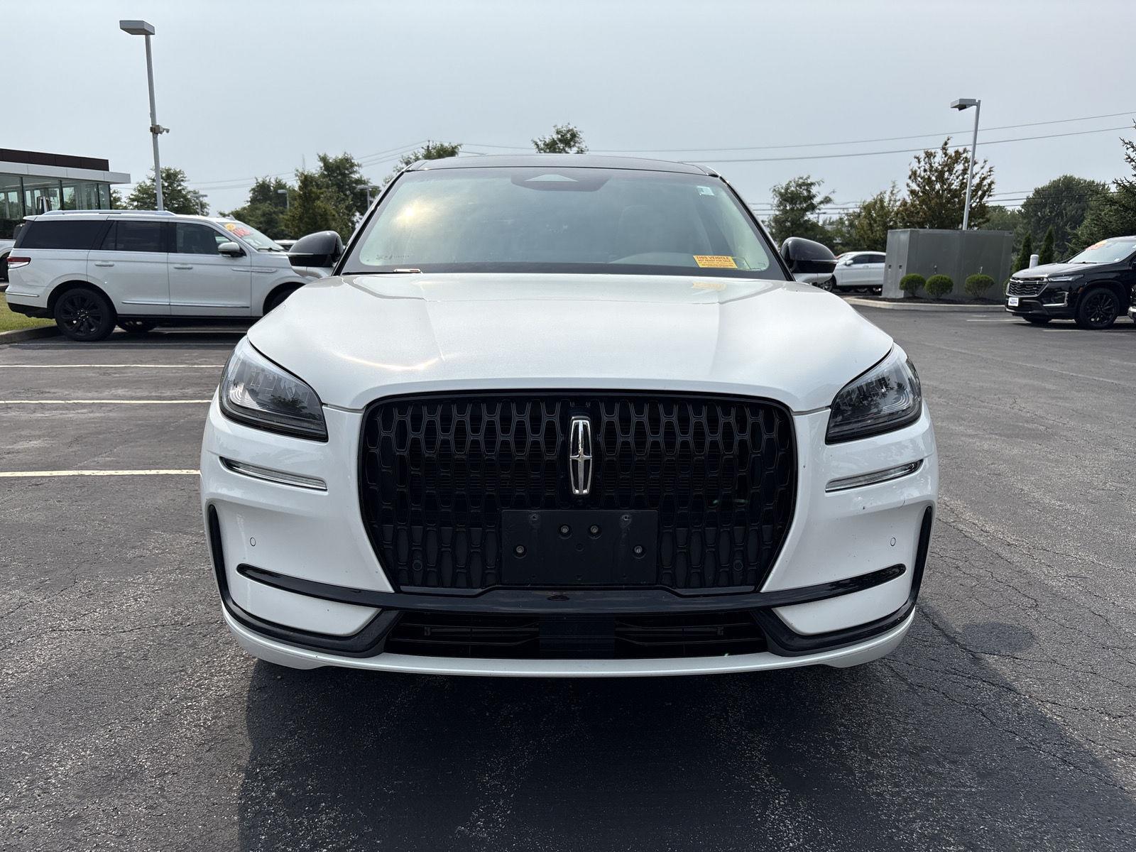 Certified Used 2023 Pristine White Metallic Tri-Coat Lincoln Standard image 2