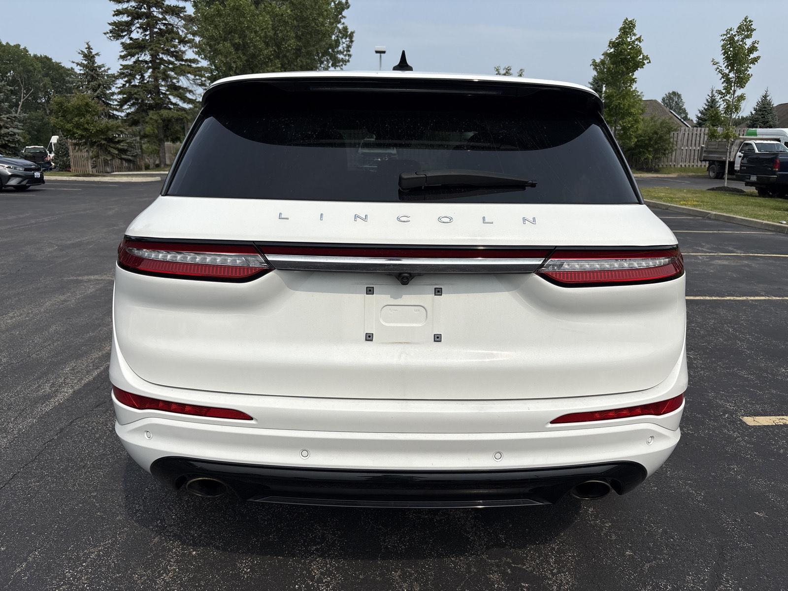 Certified Used 2023 Pristine White Metallic Tri-Coat Lincoln Standard image 17