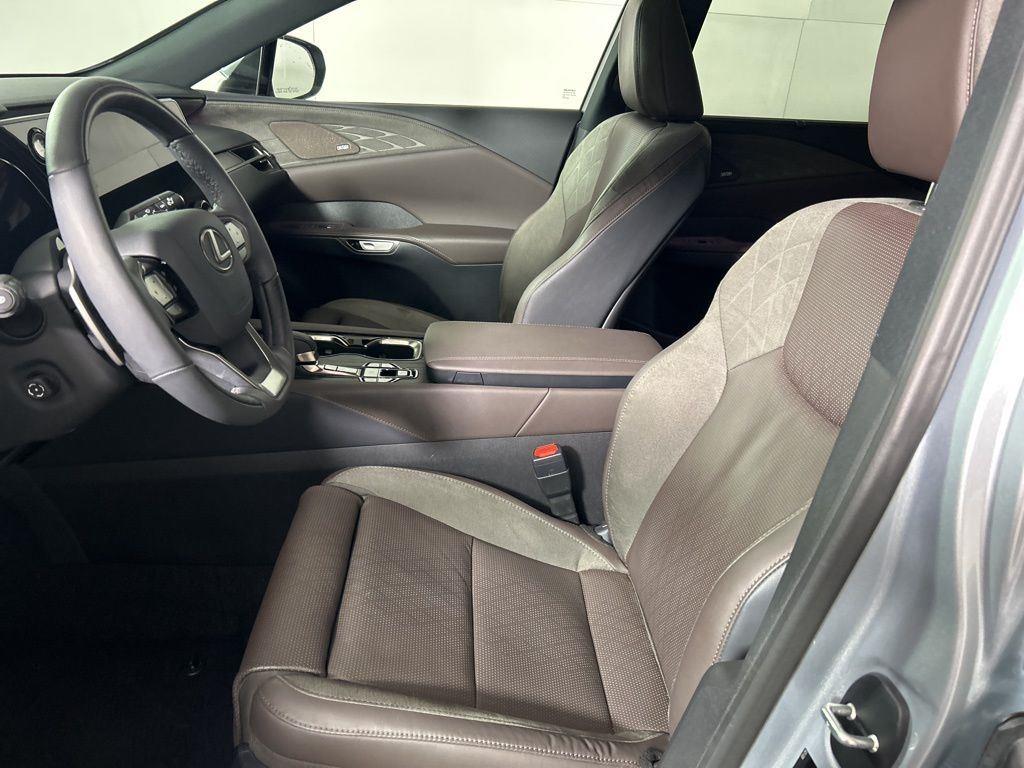 Certified Used 2025 Iridium Lexus 350 Luxury image 17