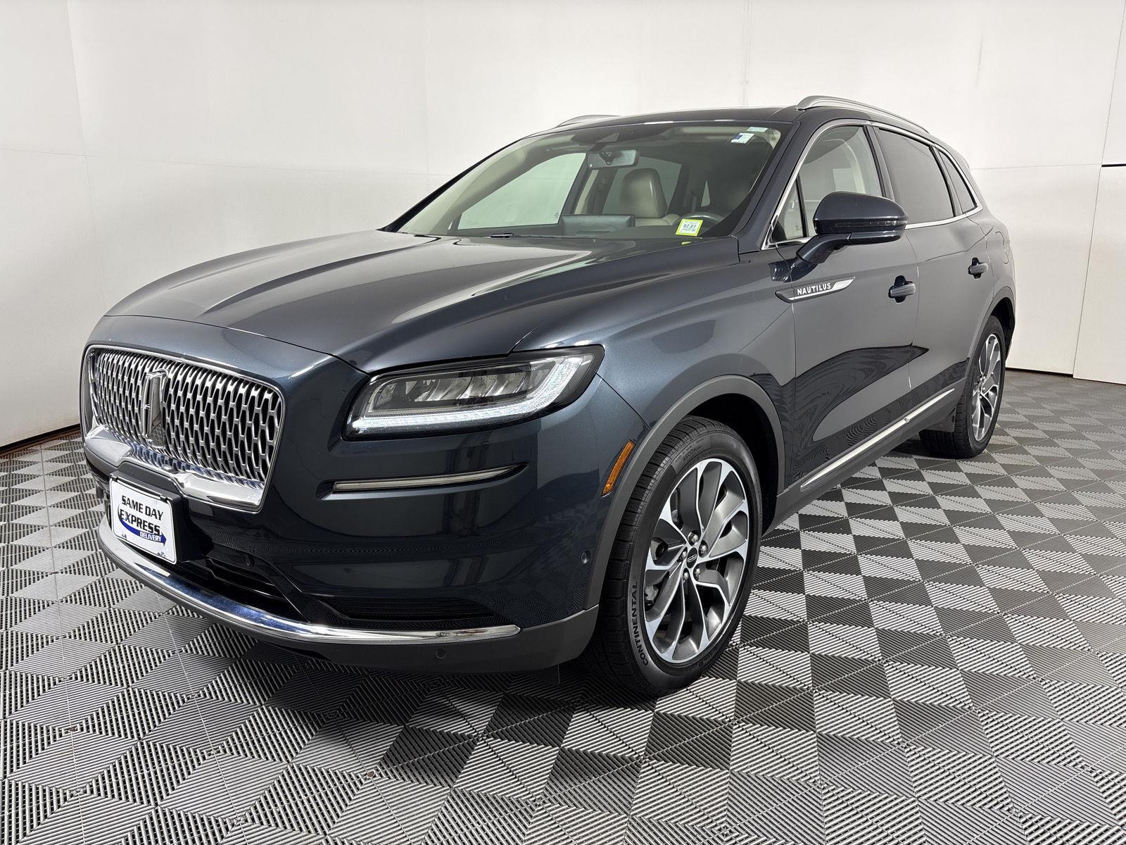 Certified Used 2023 Flight Blue Metallic Clearcoat Lincoln Reserve image 3