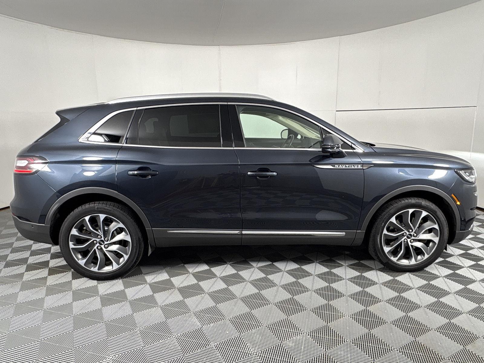 Certified Used 2023 Flight Blue Metallic Clearcoat Lincoln Reserve image 26