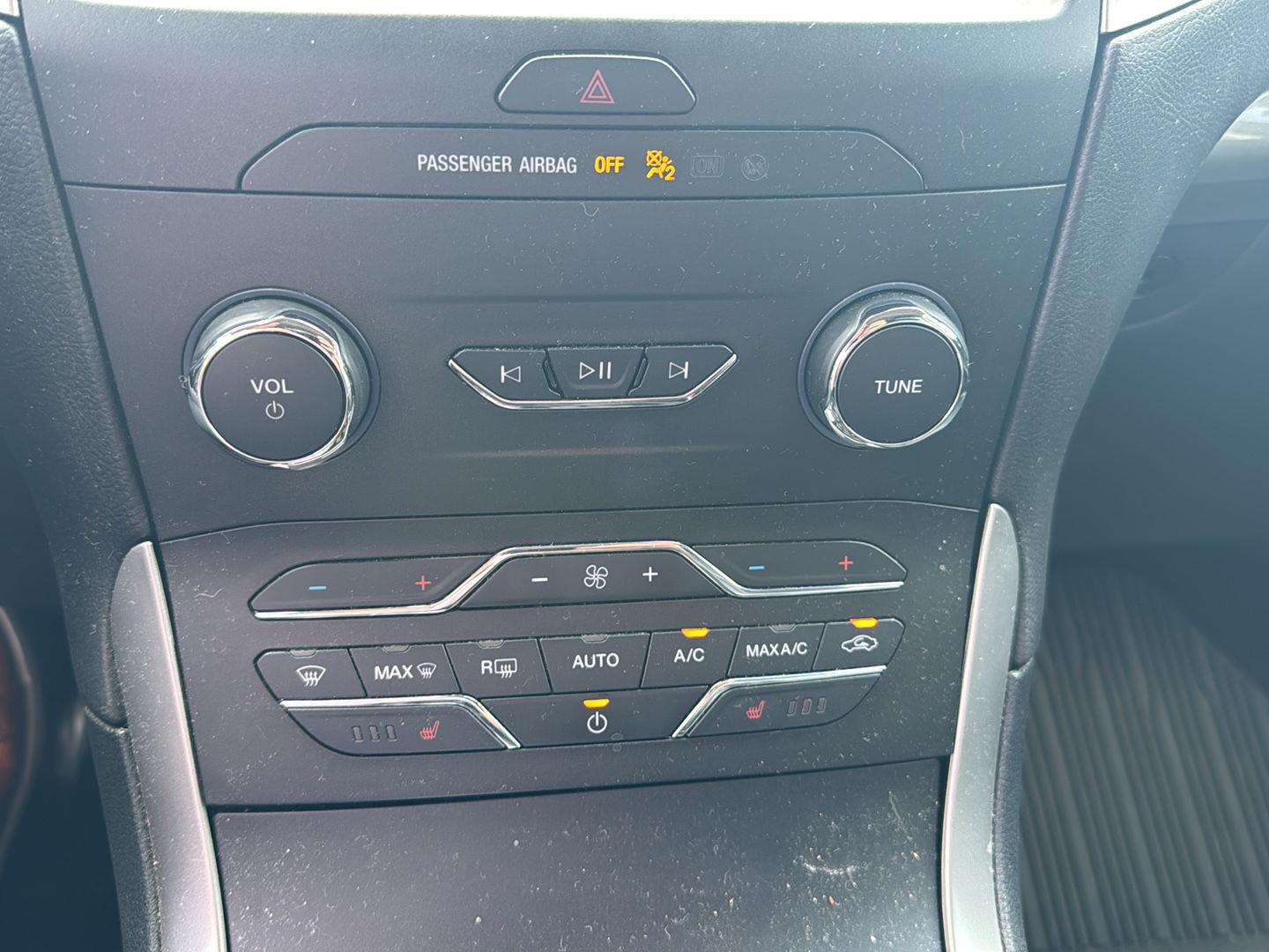 Used 2020 Magnetic Ford SEL image 6