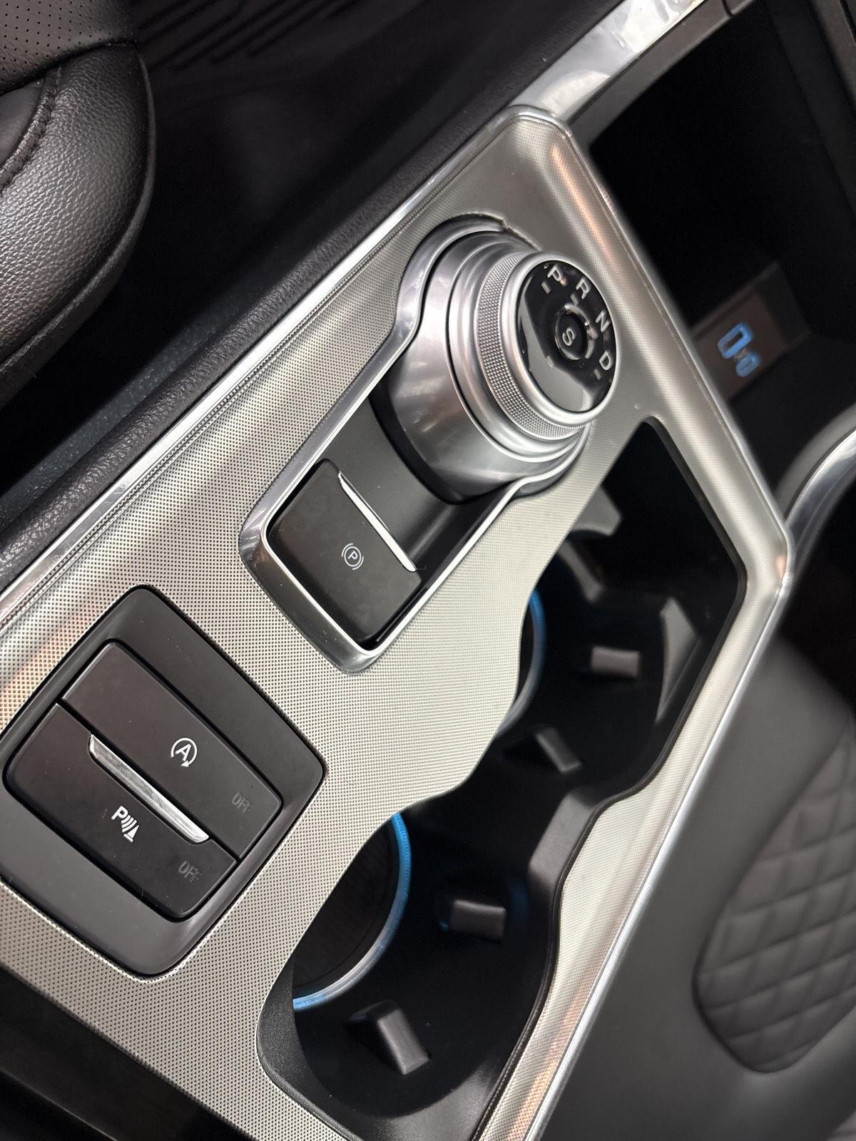 Used 2024 Agate Black Metallic Ford Titanium image 8