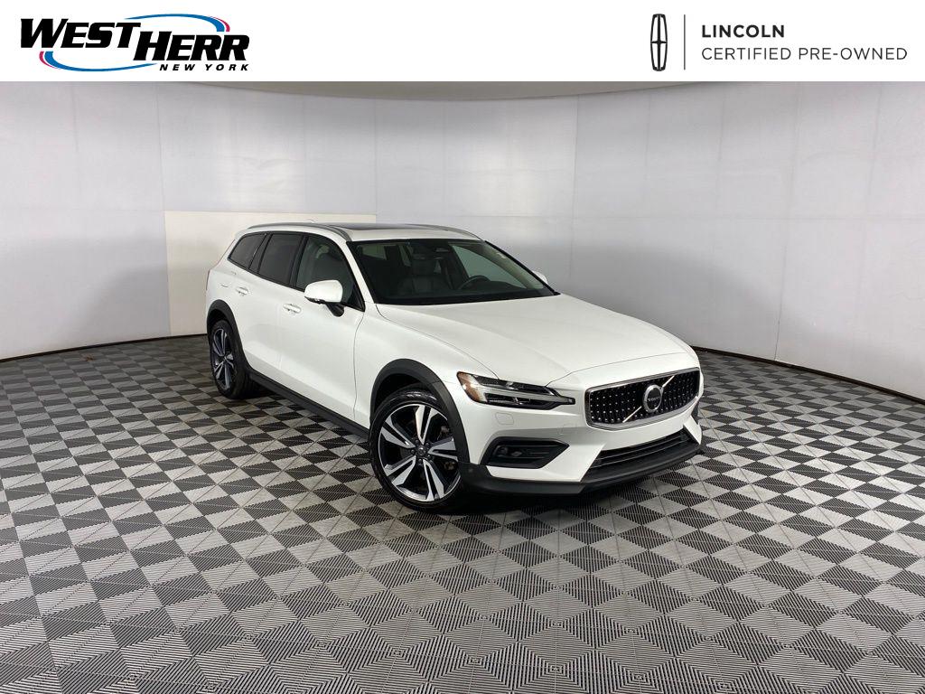 2023 Volvo V60 Cross Country Plus