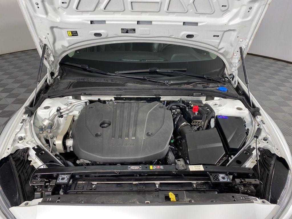Certified Used 2023 Crystal White Metallic Volvo Plus image 19