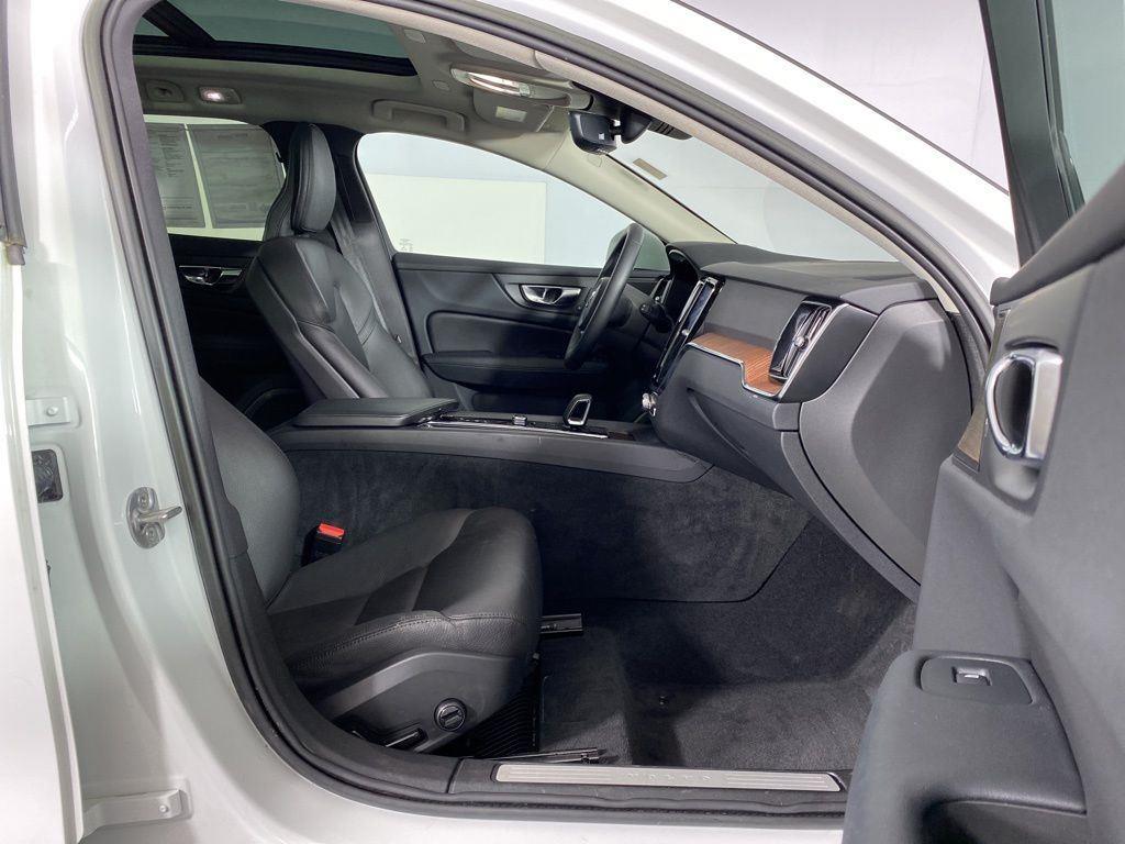 Certified Used 2023 Crystal White Metallic Volvo Plus image 33
