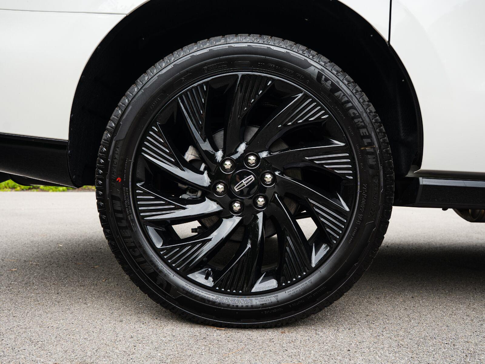 New 2026 Pristine White Metallic Tri-Coat Lincoln Reserve image 12