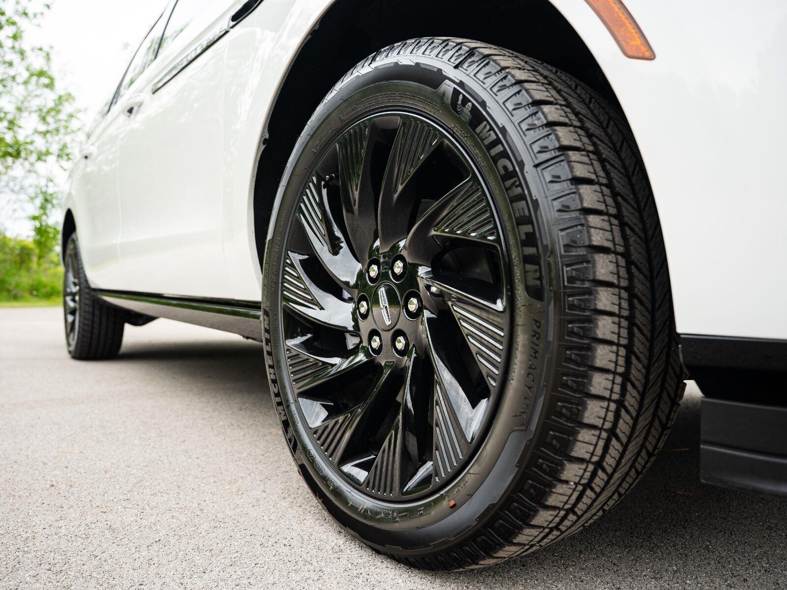 New 2026 Pristine White Metallic Tri-Coat Lincoln Reserve image 17