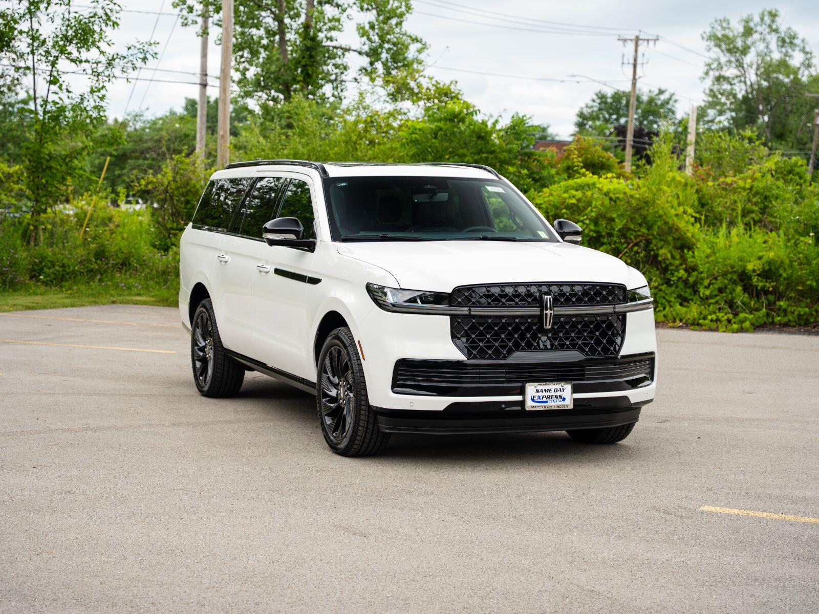 New 2026 Pristine White Metallic Tri-Coat Lincoln Reserve image 4