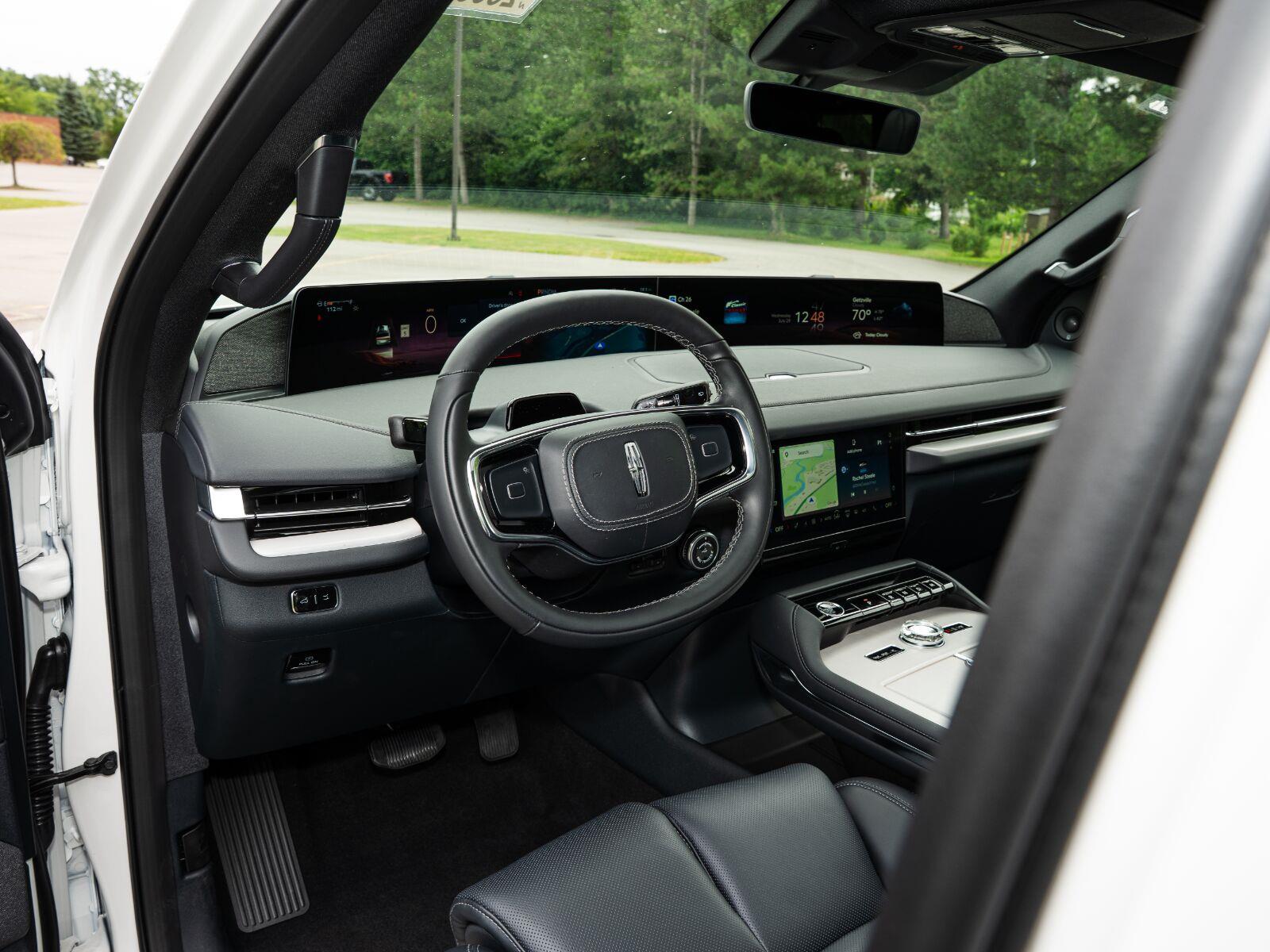 New 2026 Pristine White Metallic Tri-Coat Lincoln Reserve image 26
