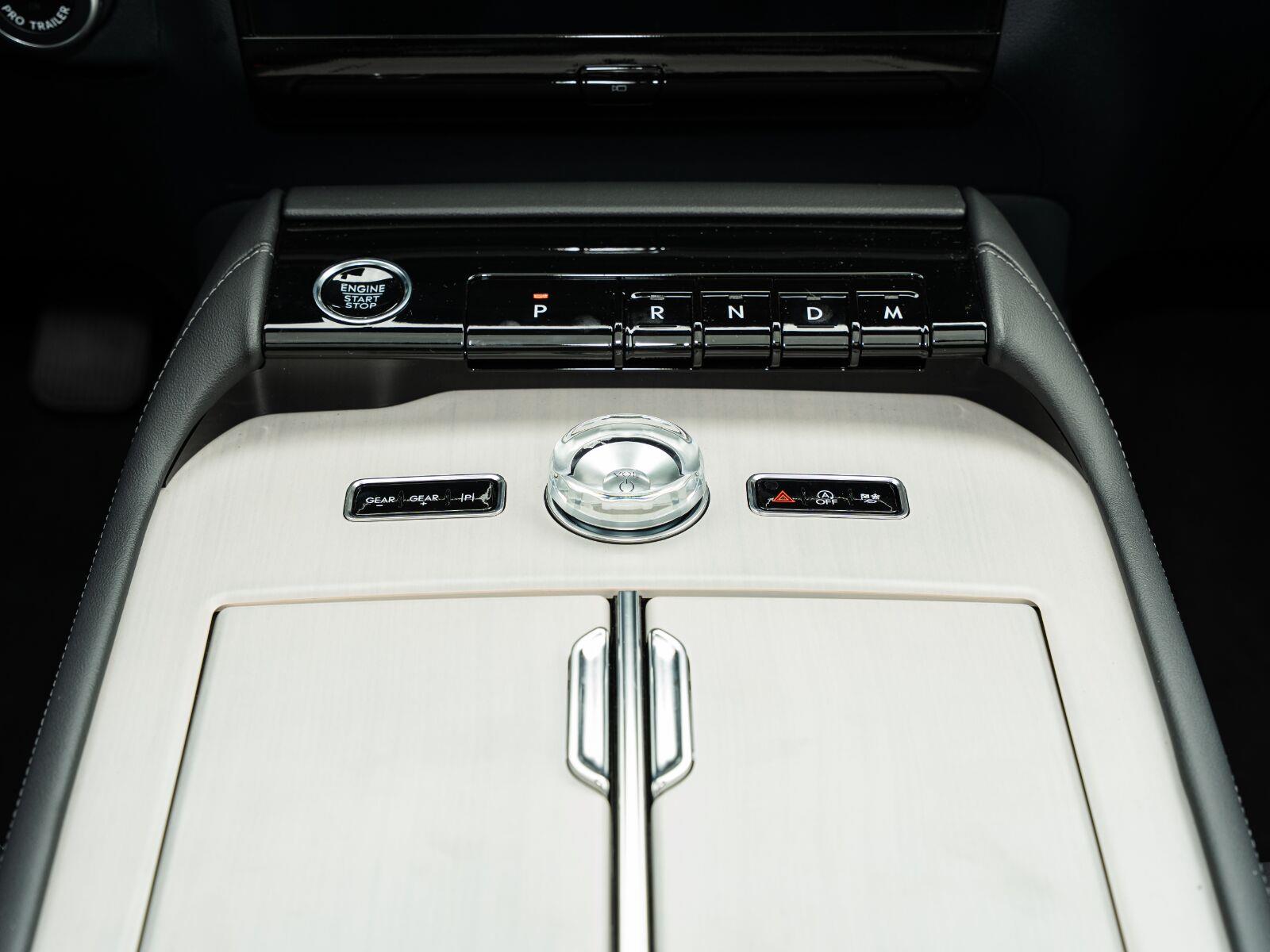 New 2026 Pristine White Metallic Tri-Coat Lincoln Reserve image 48