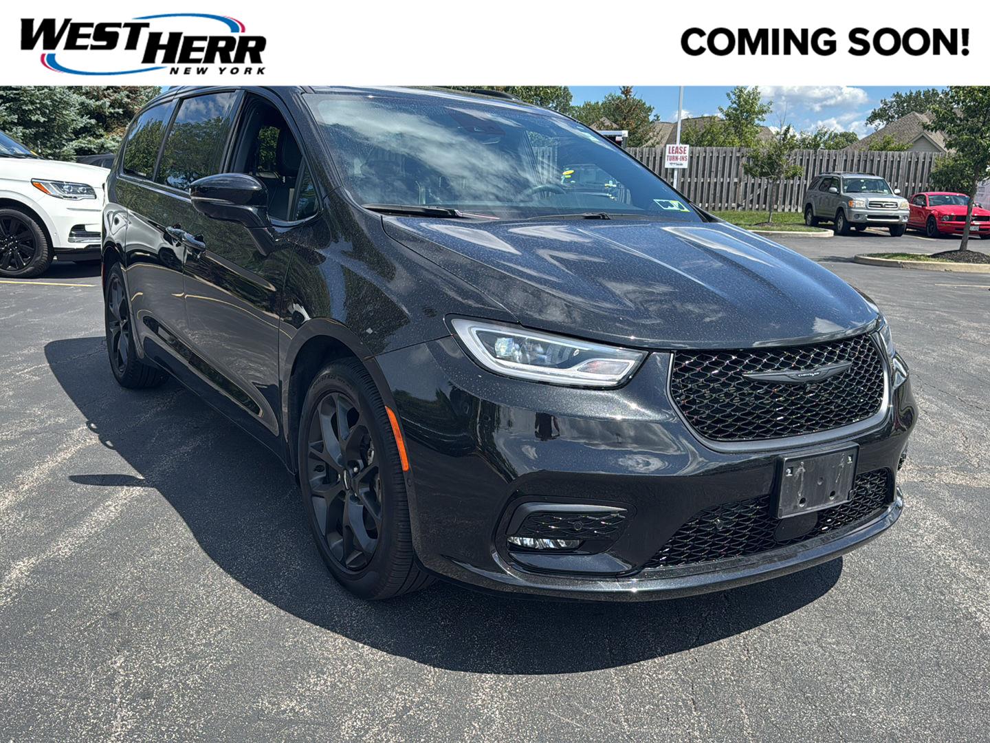 2023 Chrysler Pacifica Limited FWD