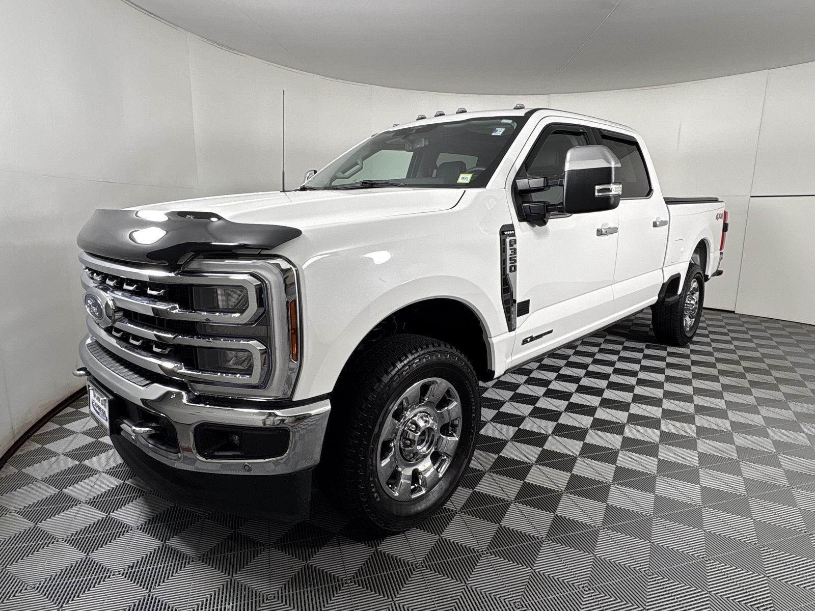 Used 2024 Star White Metallic Tri-Coat Ford LARIAT image 3