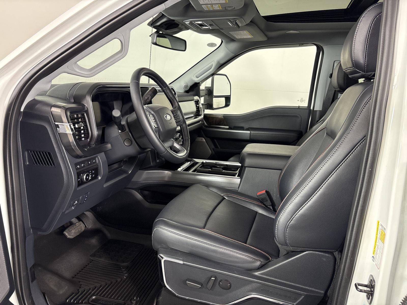 Used 2024 Star White Metallic Tri-Coat Ford LARIAT image 7
